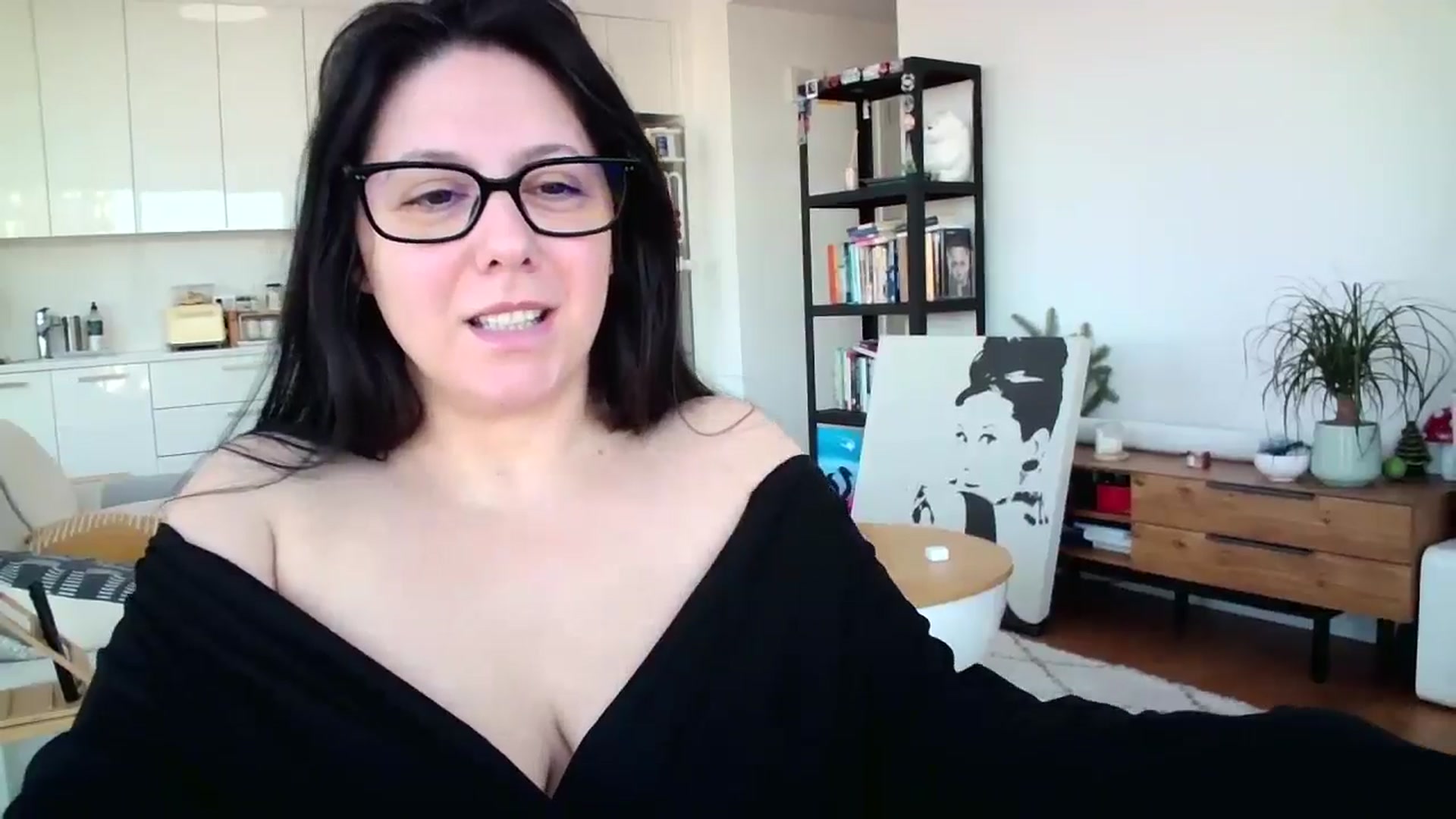 Gallery image thumbnail from SILKYWOMAN's myfreecams stream on, 01/07/2025, 14:45 image 9 of 20