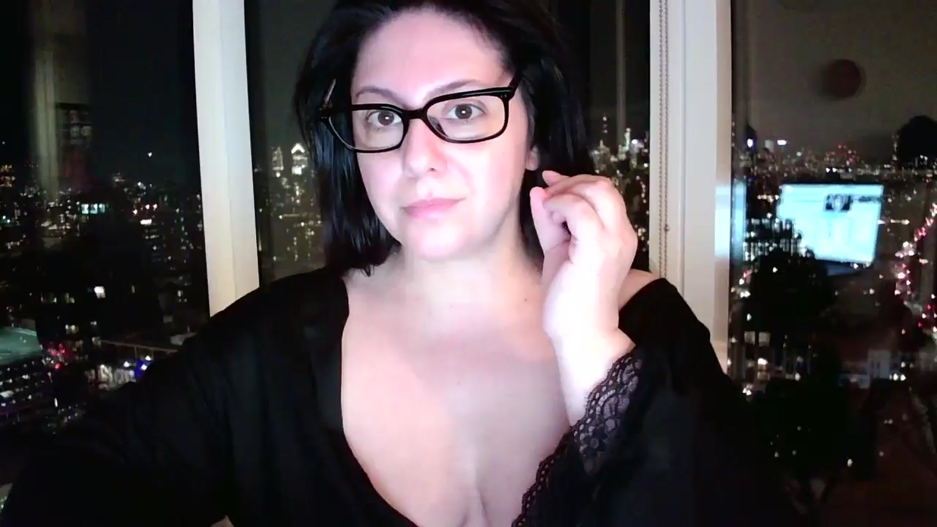 Gallery image thumbnail from SILKYWOMAN's myfreecams stream on, 01/07/2025, 23:37 image 18 of 20