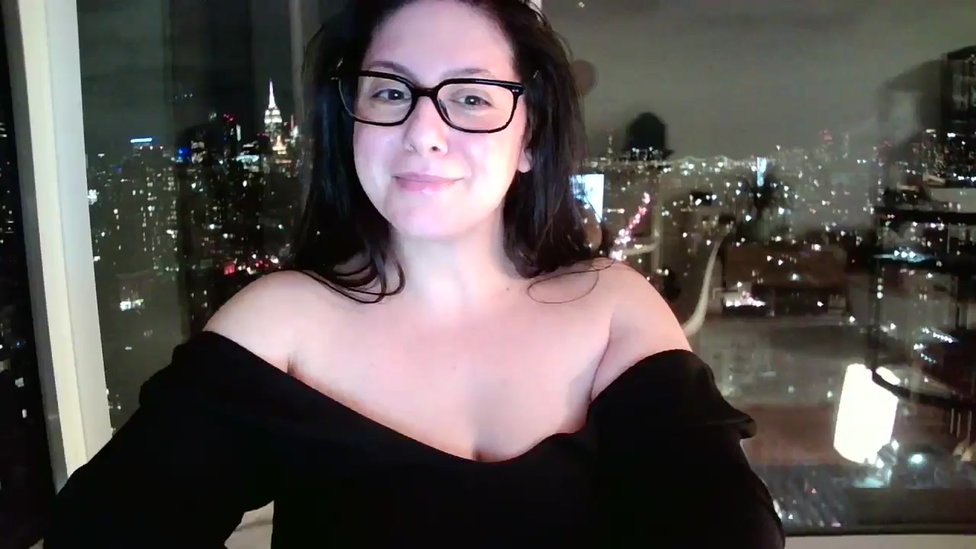 Gallery image thumbnail from SILKYWOMAN's myfreecams stream on, 01/08/2025, 01:44 image 3 of 20