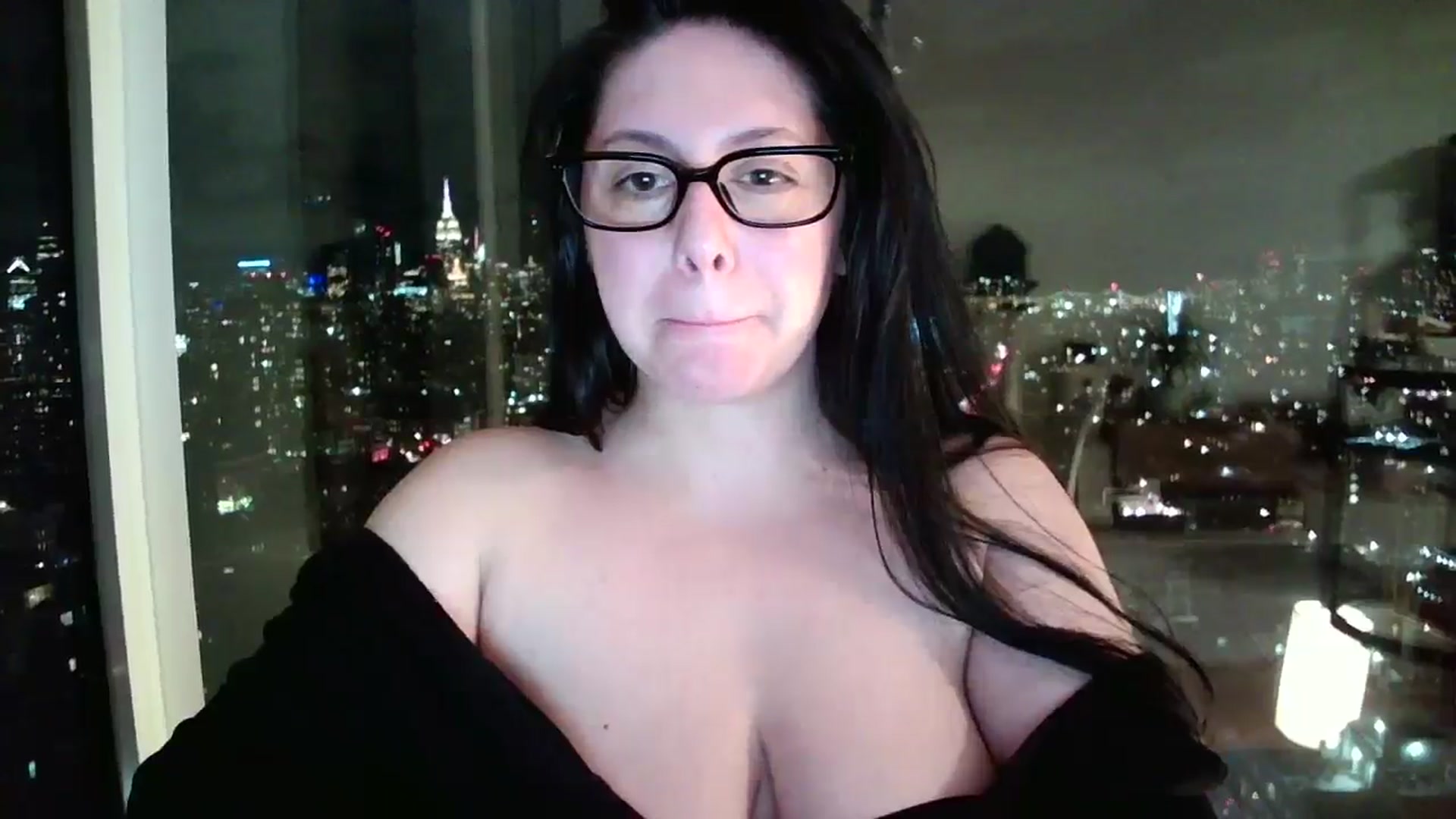 Gallery image thumbnail from SILKYWOMAN's myfreecams stream on, 01/08/2025, 02:12 image 6 of 20