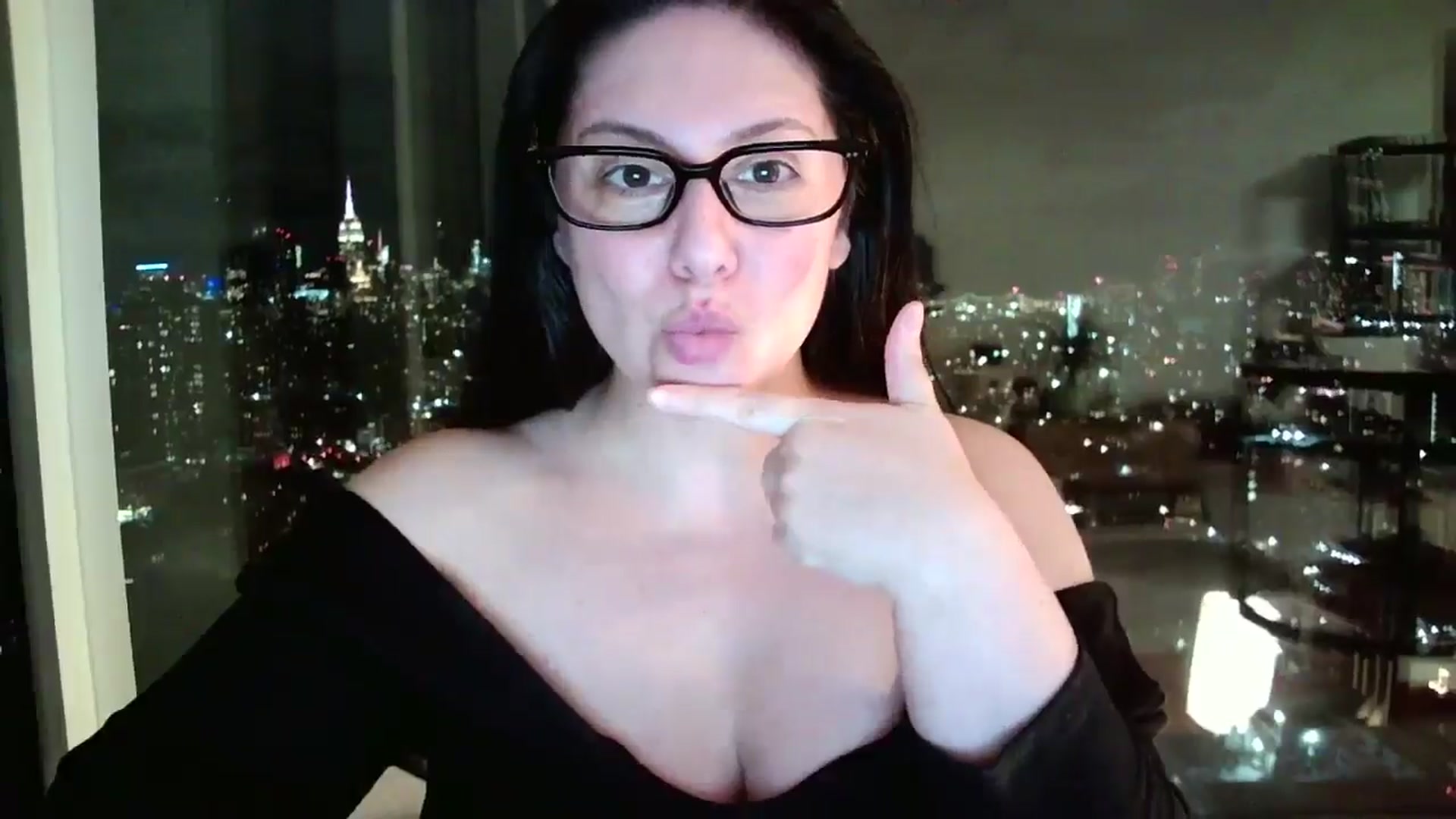 Gallery image thumbnail from SILKYWOMAN's myfreecams stream on, 01/08/2025, 02:12 image 2 of 20