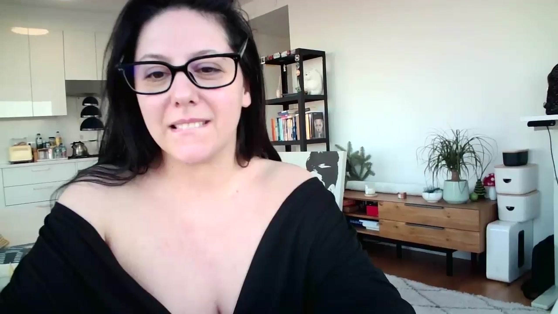 Gallery image thumbnail from SILKYWOMAN's myfreecams stream on, 01/08/2025, 21:36 image 6 of 20