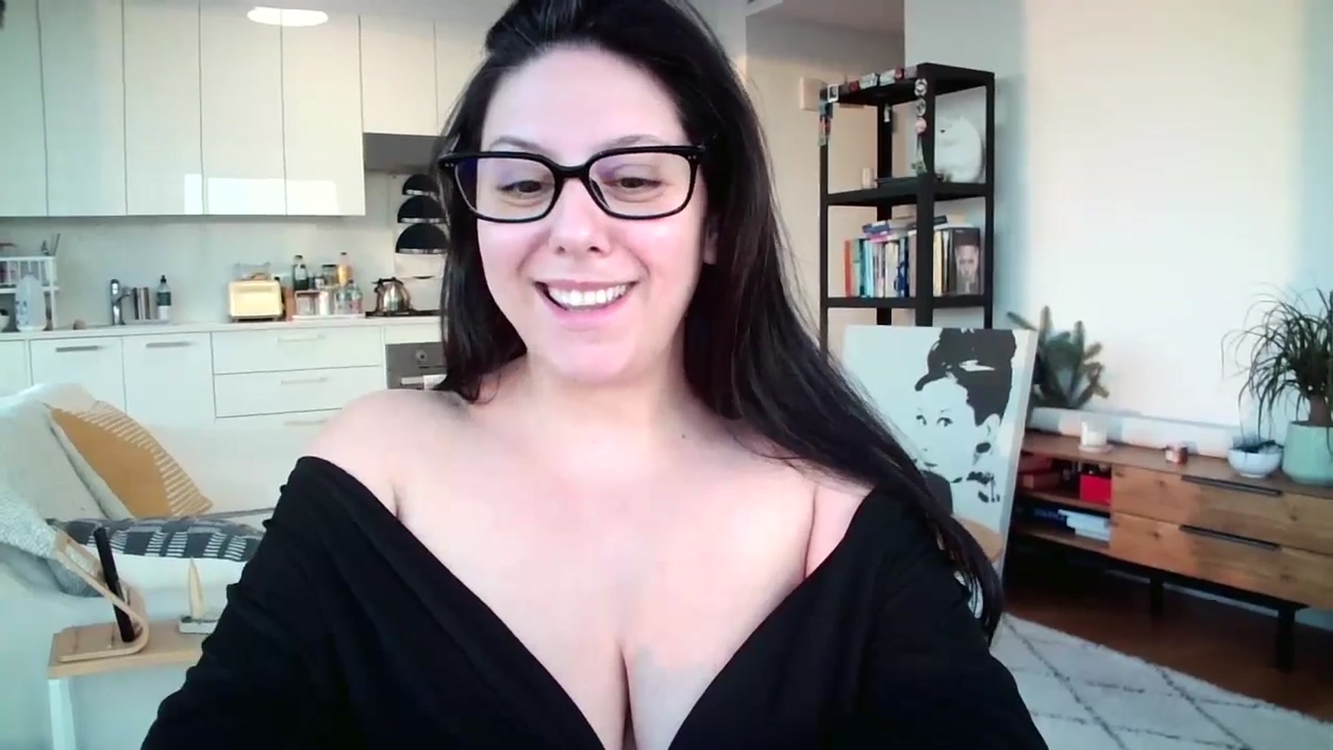Gallery image thumbnail from SILKYWOMAN's myfreecams stream on, 01/08/2025, 21:36 image 17 of 20