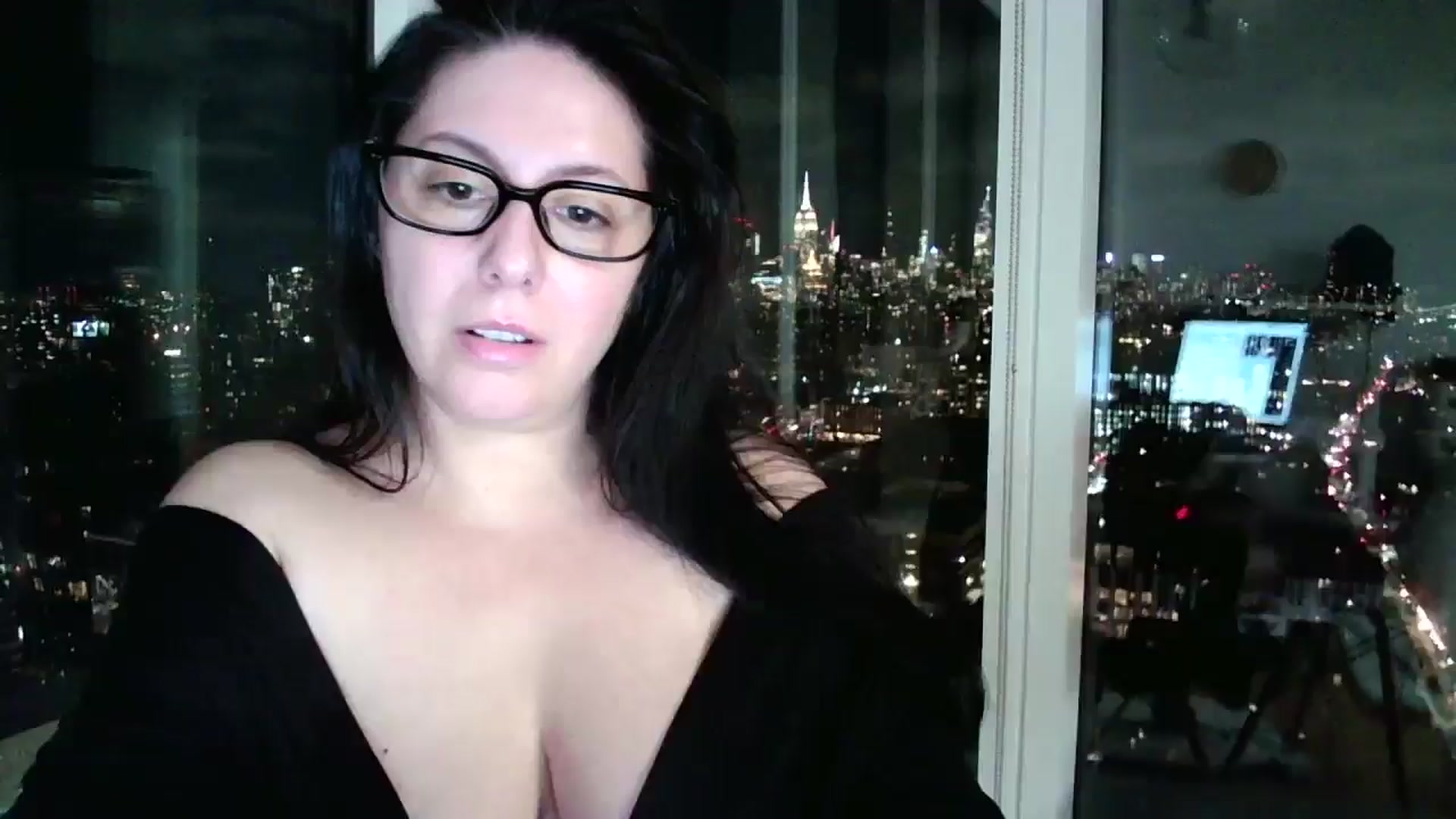 Gallery image thumbnail from SILKYWOMAN's myfreecams stream on, 01/08/2025, 23:55 image 16 of 20