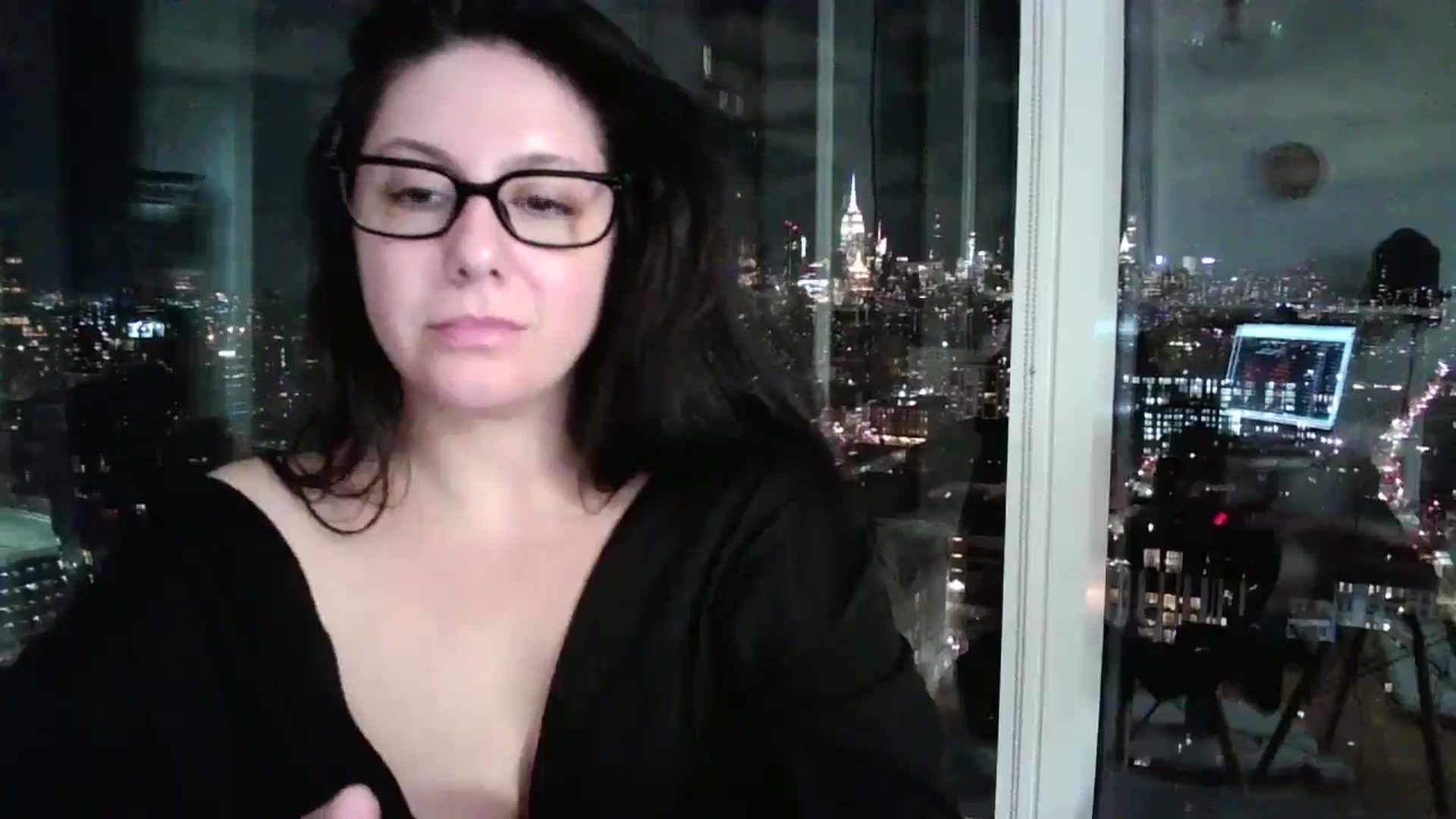 Gallery image thumbnail from SILKYWOMAN's myfreecams stream on, 01/08/2025, 23:55 image 18 of 20