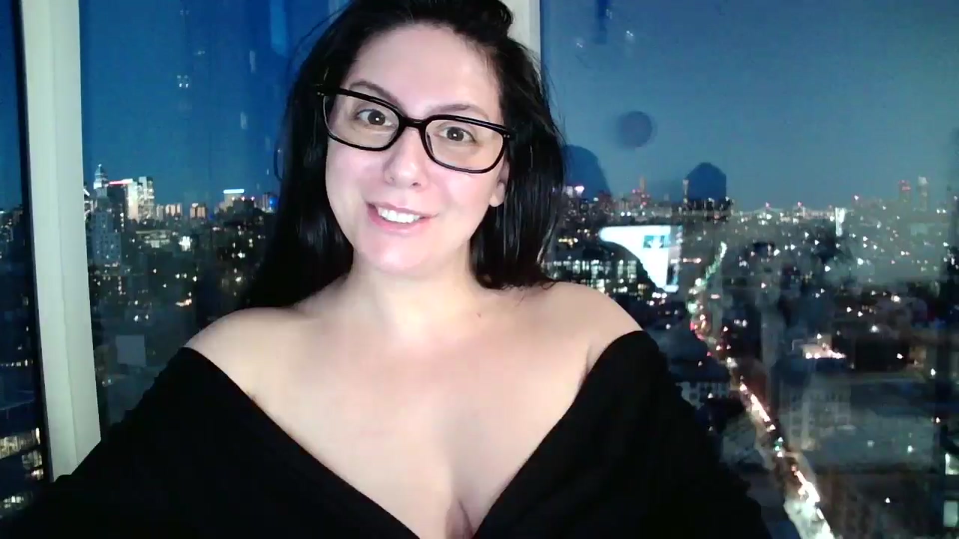 Gallery image thumbnail from SILKYWOMAN's myfreecams stream on, 01/08/2025, 23:55 image 3 of 20