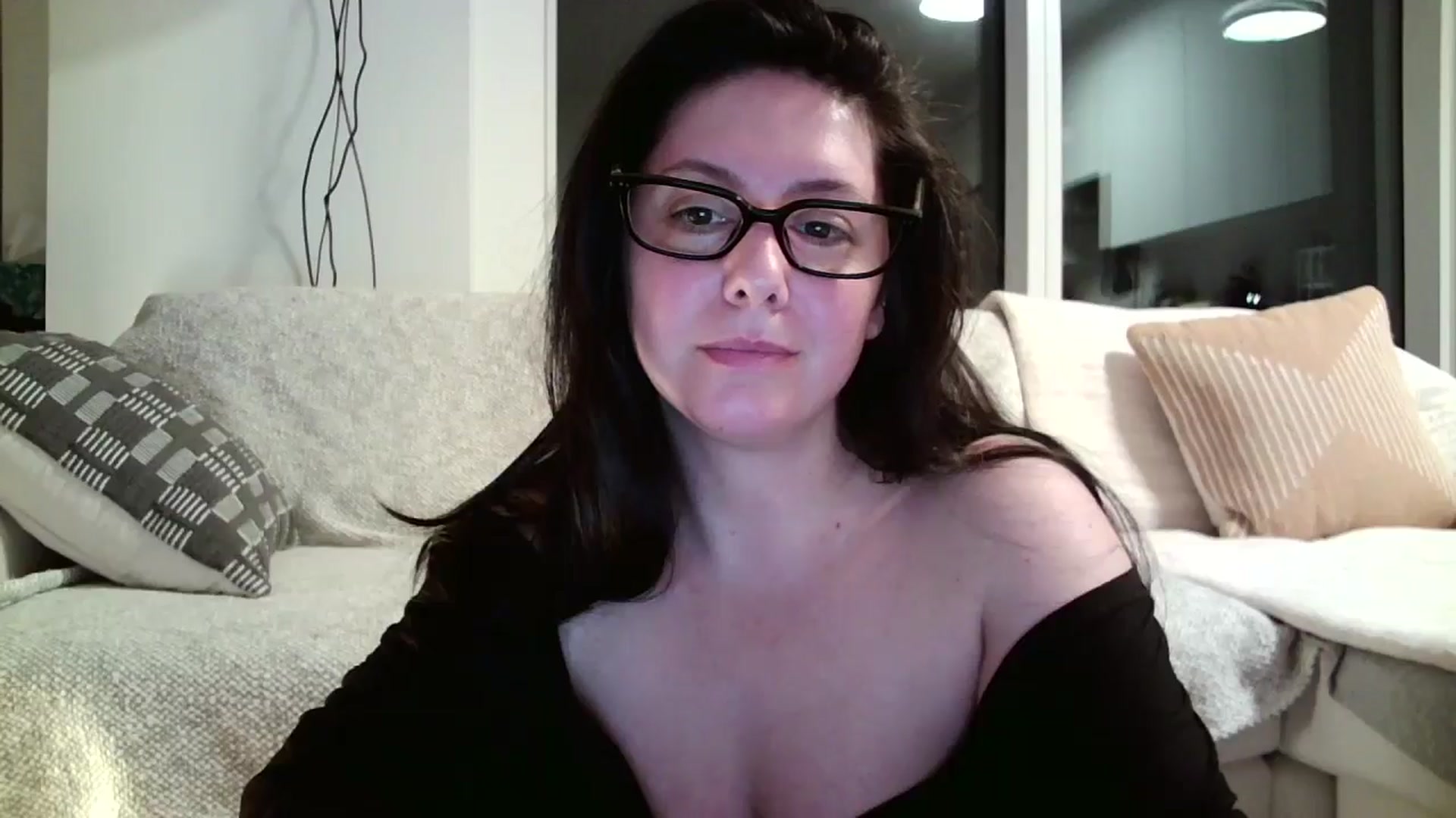 Gallery image thumbnail from SILKYWOMAN's myfreecams stream on, 01/10/2025, 23:21 image 5 of 20