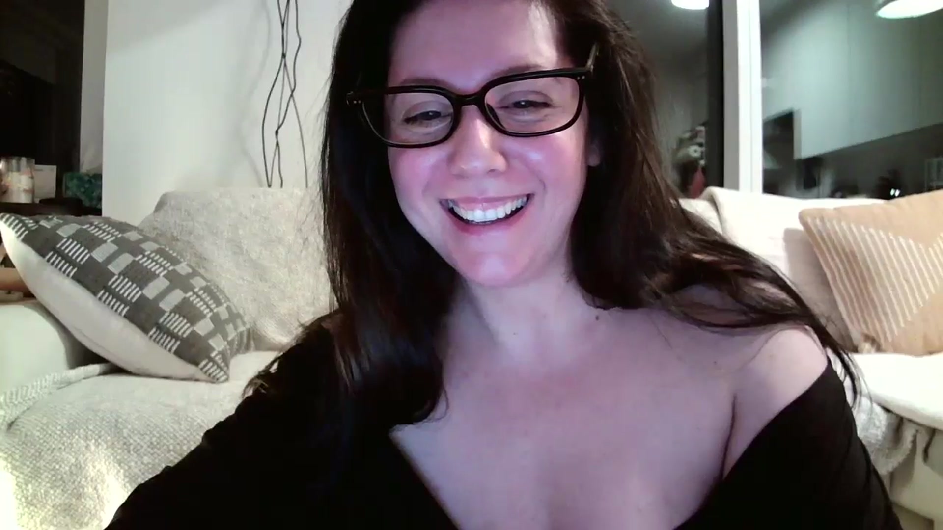 Gallery image thumbnail from SILKYWOMAN's myfreecams stream on, 01/10/2025, 23:21 image 6 of 20