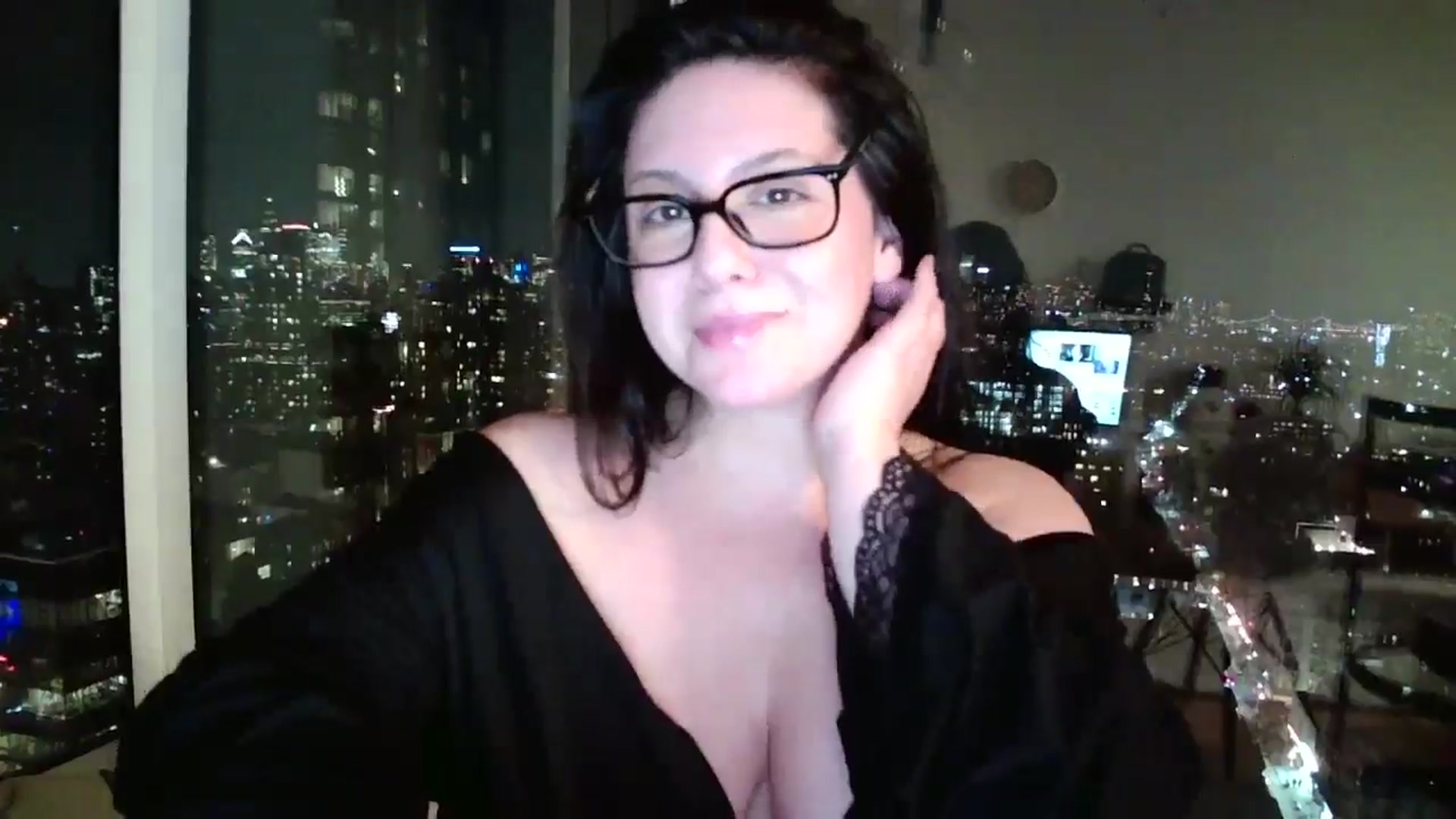 Gallery image thumbnail from SILKYWOMAN's myfreecams stream on, 01/13/2025, 01:49 image 10 of 20