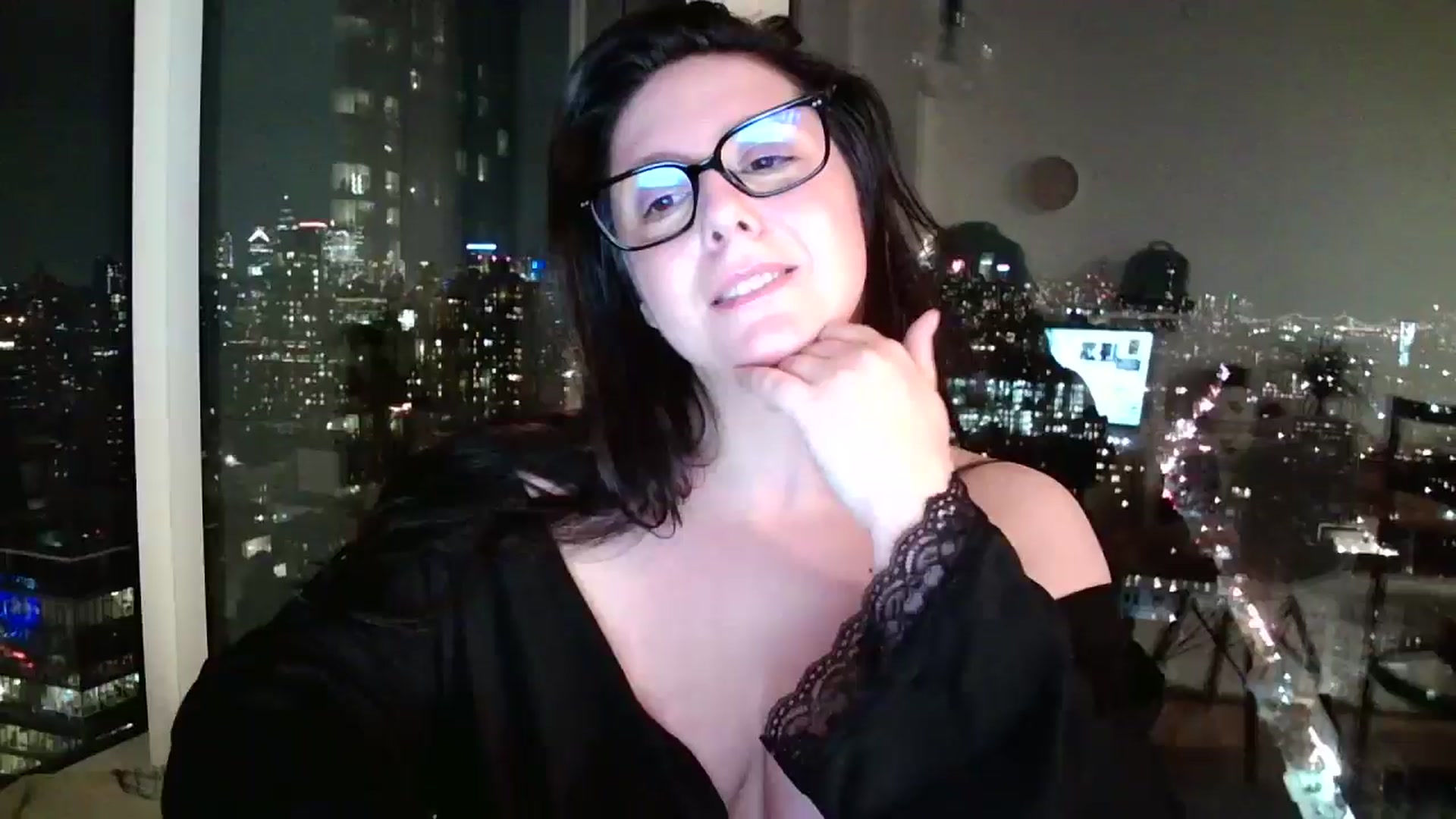 Gallery image thumbnail from SILKYWOMAN's myfreecams stream on, 01/13/2025, 01:49 image 11 of 20