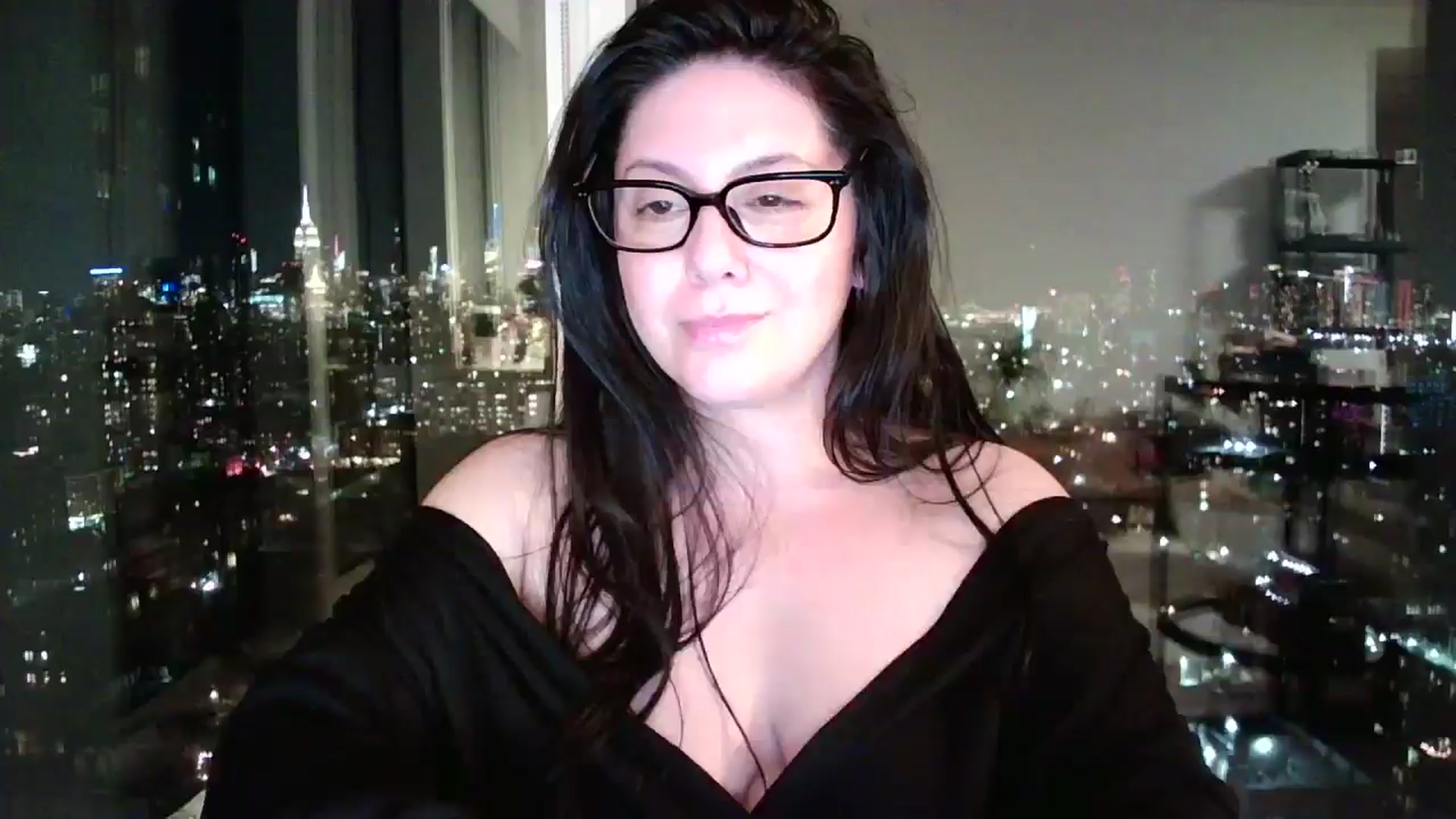 Gallery image thumbnail from SILKYWOMAN's myfreecams stream on, 01/14/2025, 01:38 image 18 of 20