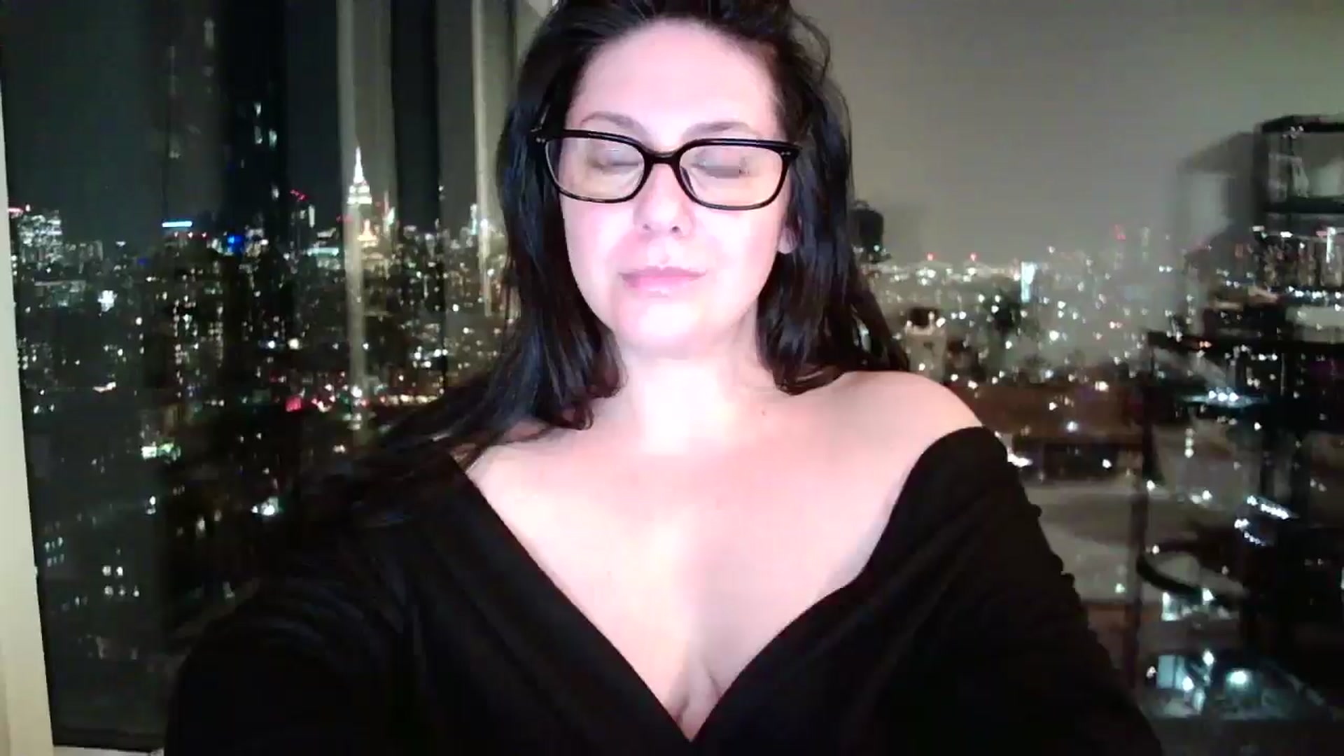 Gallery image thumbnail from SILKYWOMAN's myfreecams stream on, 01/14/2025, 01:38 image 5 of 20