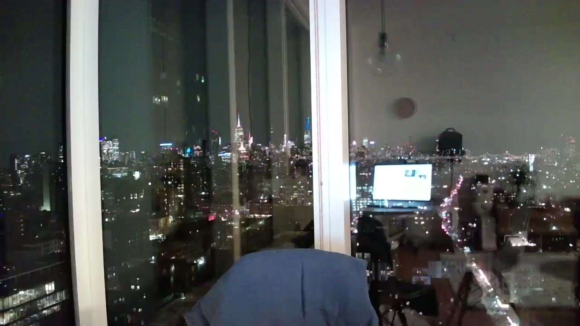 Gallery image thumbnail from SILKYWOMAN's myfreecams stream on, 01/15/2025, 24:09 image 16 of 20
