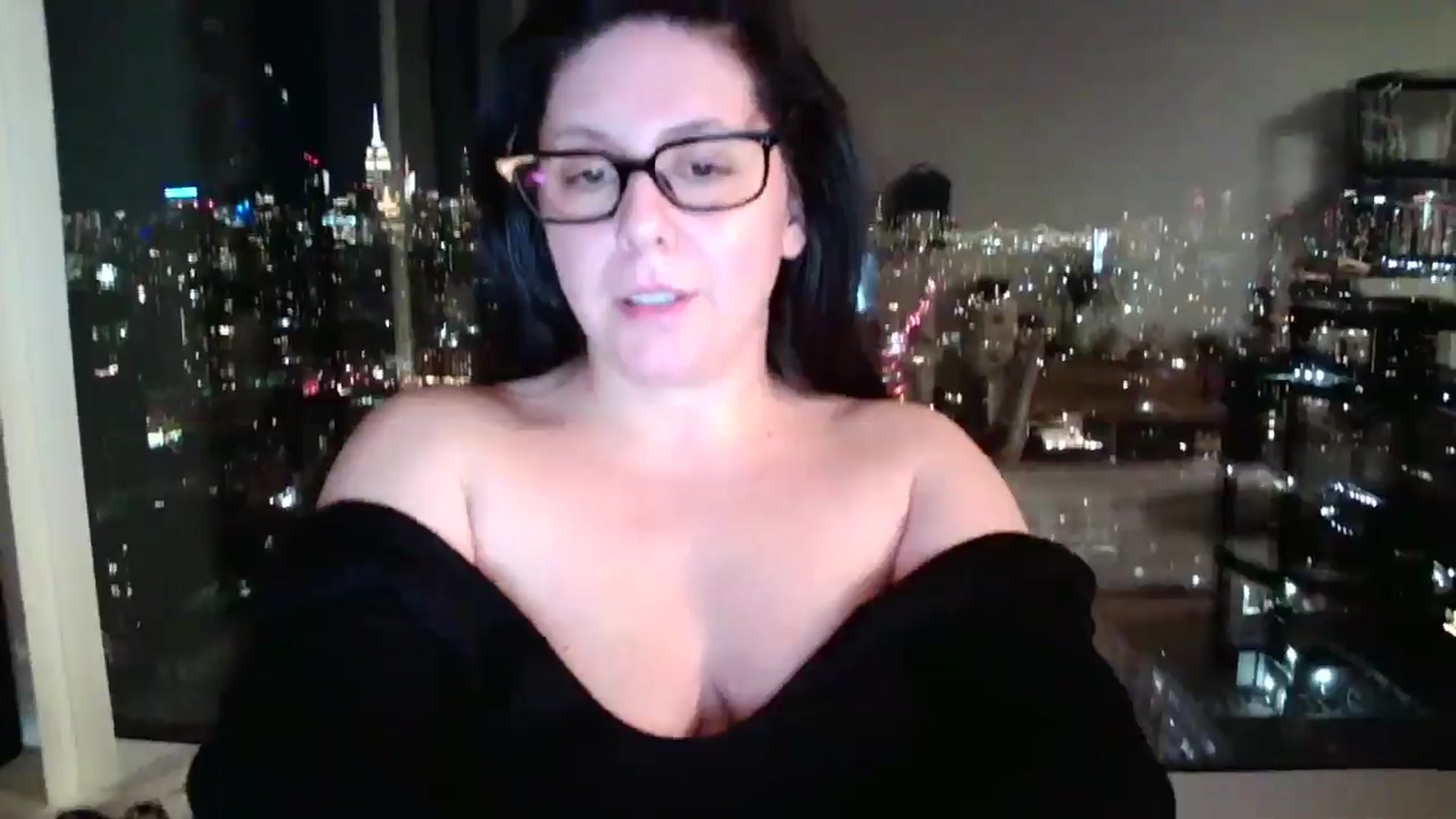 Gallery image thumbnail from SILKYWOMAN's myfreecams stream on, 01/16/2025, 01:01 image 12 of 20