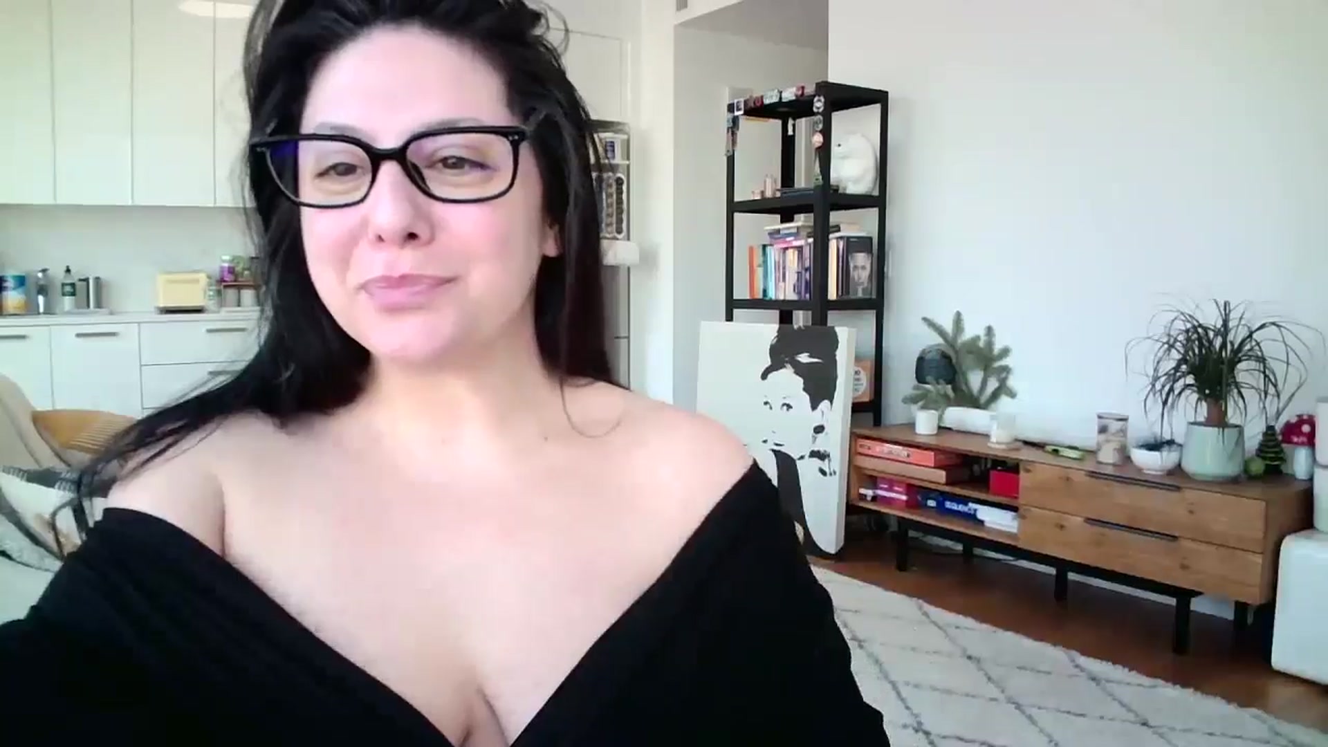 Gallery image thumbnail from SILKYWOMAN's myfreecams stream on, 01/17/2025, 15:03 image 16 of 20