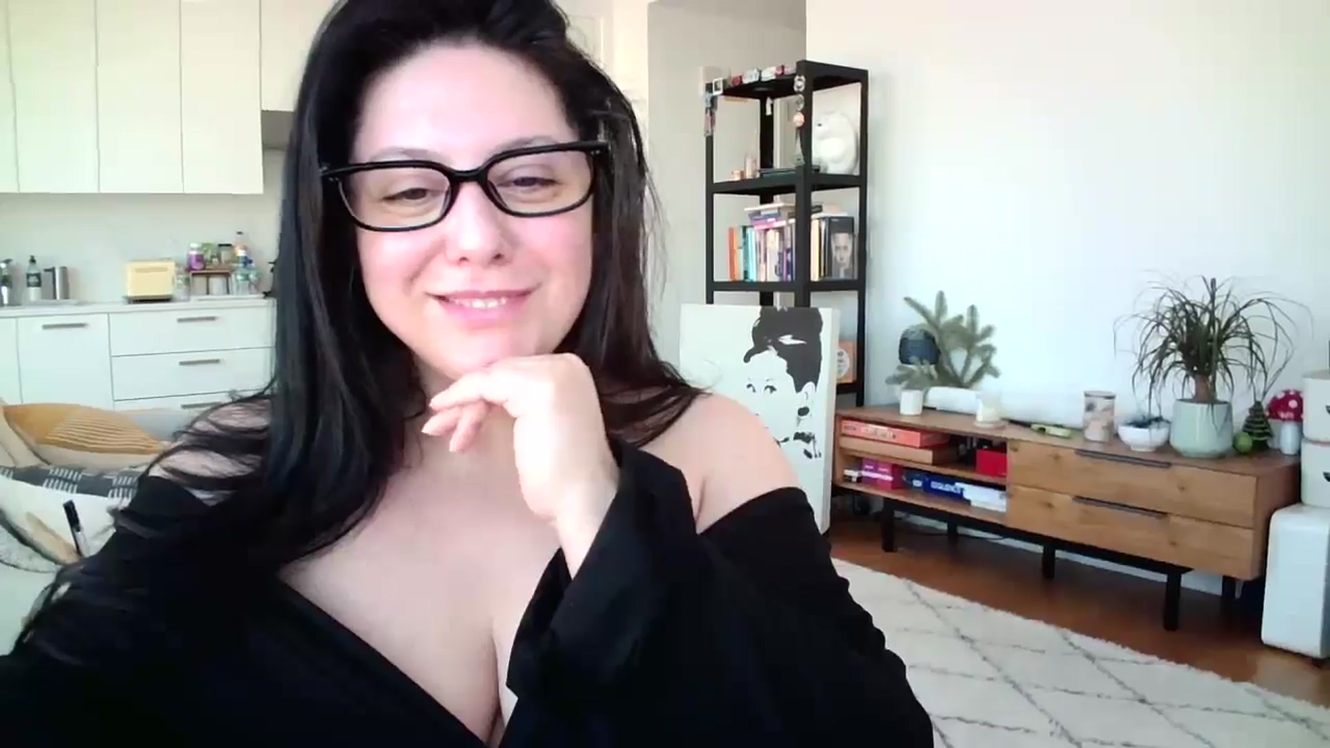 Gallery image thumbnail from SILKYWOMAN's myfreecams stream on, 01/17/2025, 16:09 image 9 of 20