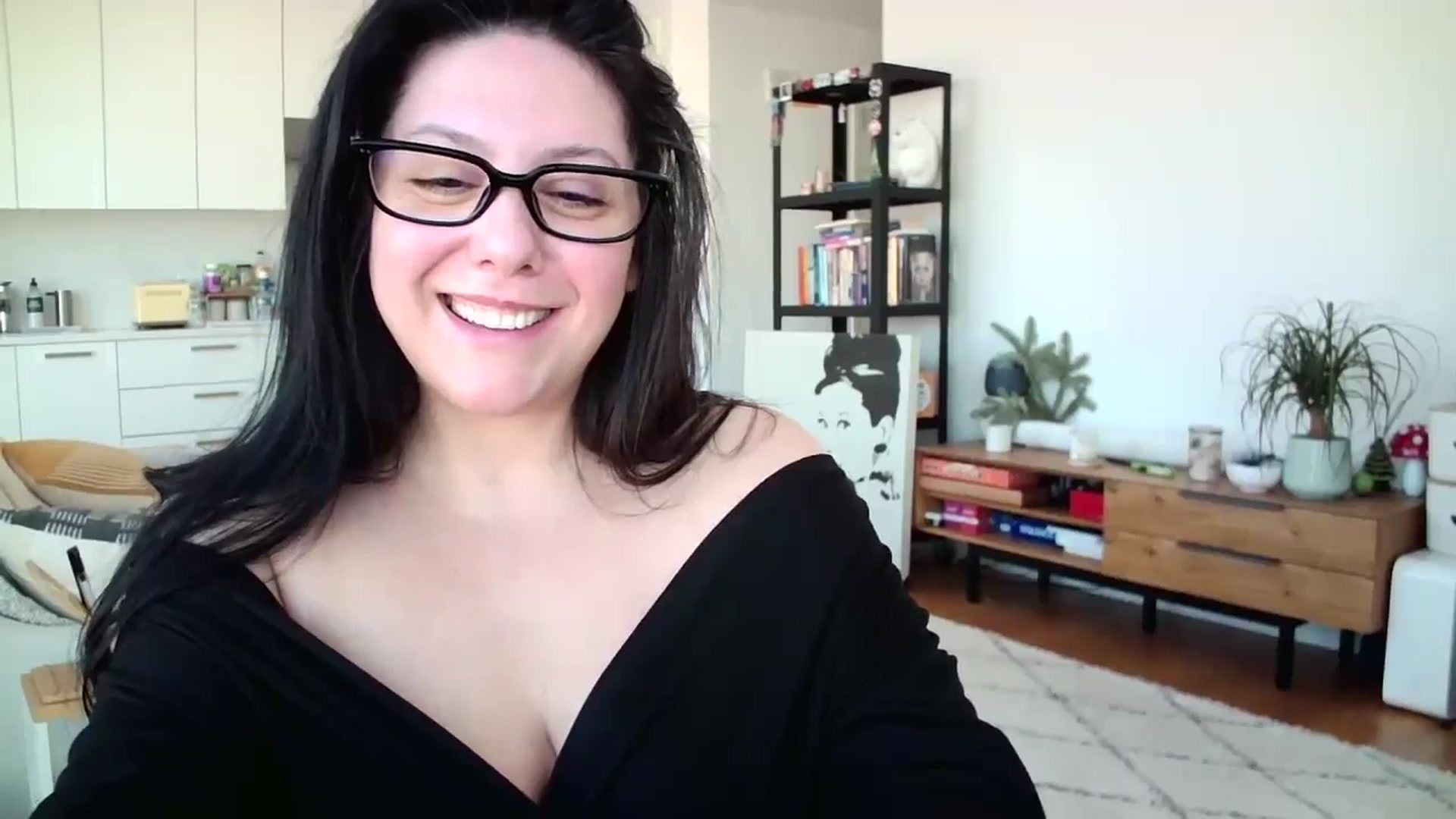Gallery image thumbnail from SILKYWOMAN's myfreecams stream on, 01/17/2025, 16:09 image 5 of 20
