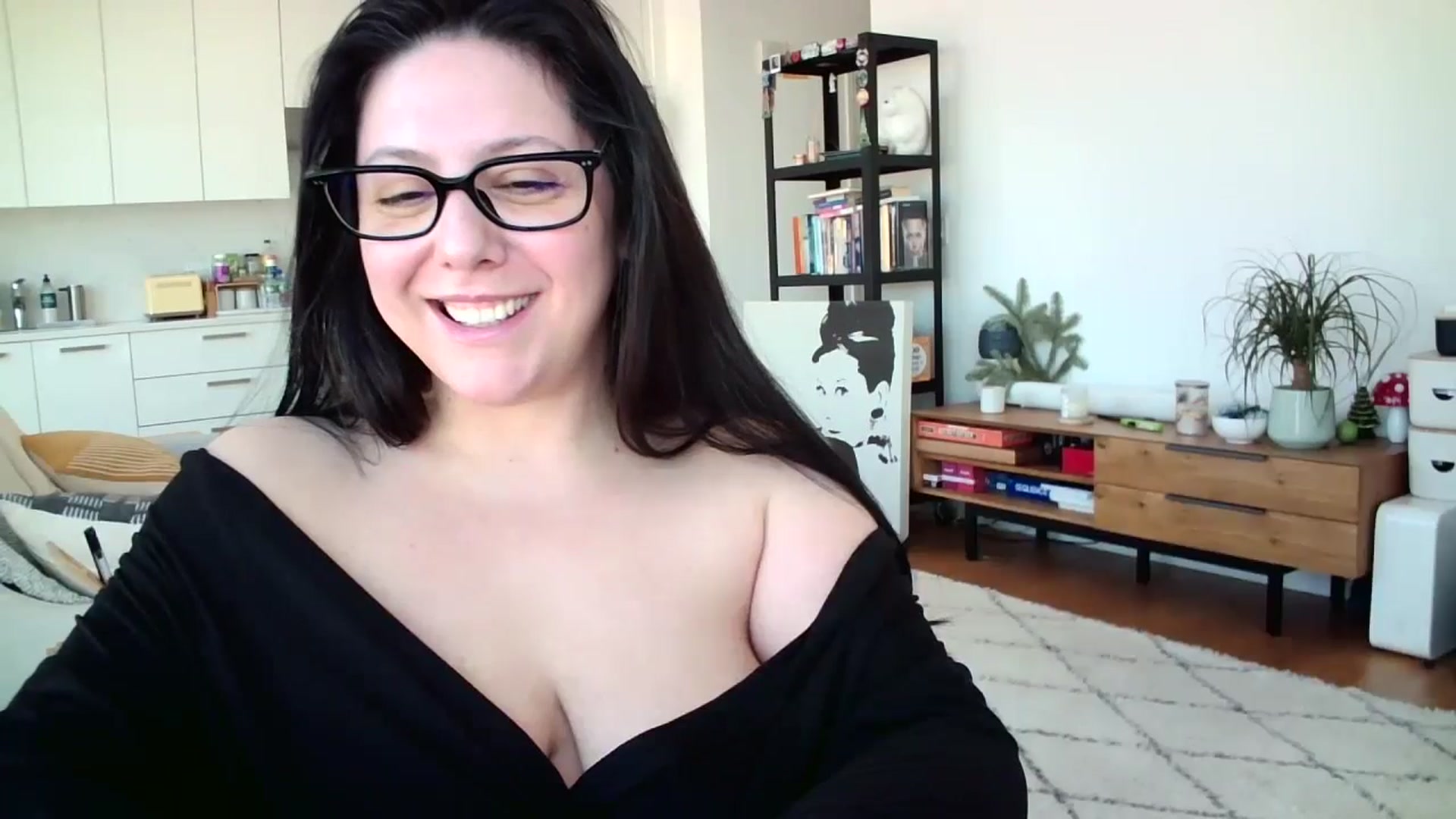 Gallery image thumbnail from SILKYWOMAN's myfreecams stream on, 01/17/2025, 16:38 image 7 of 20