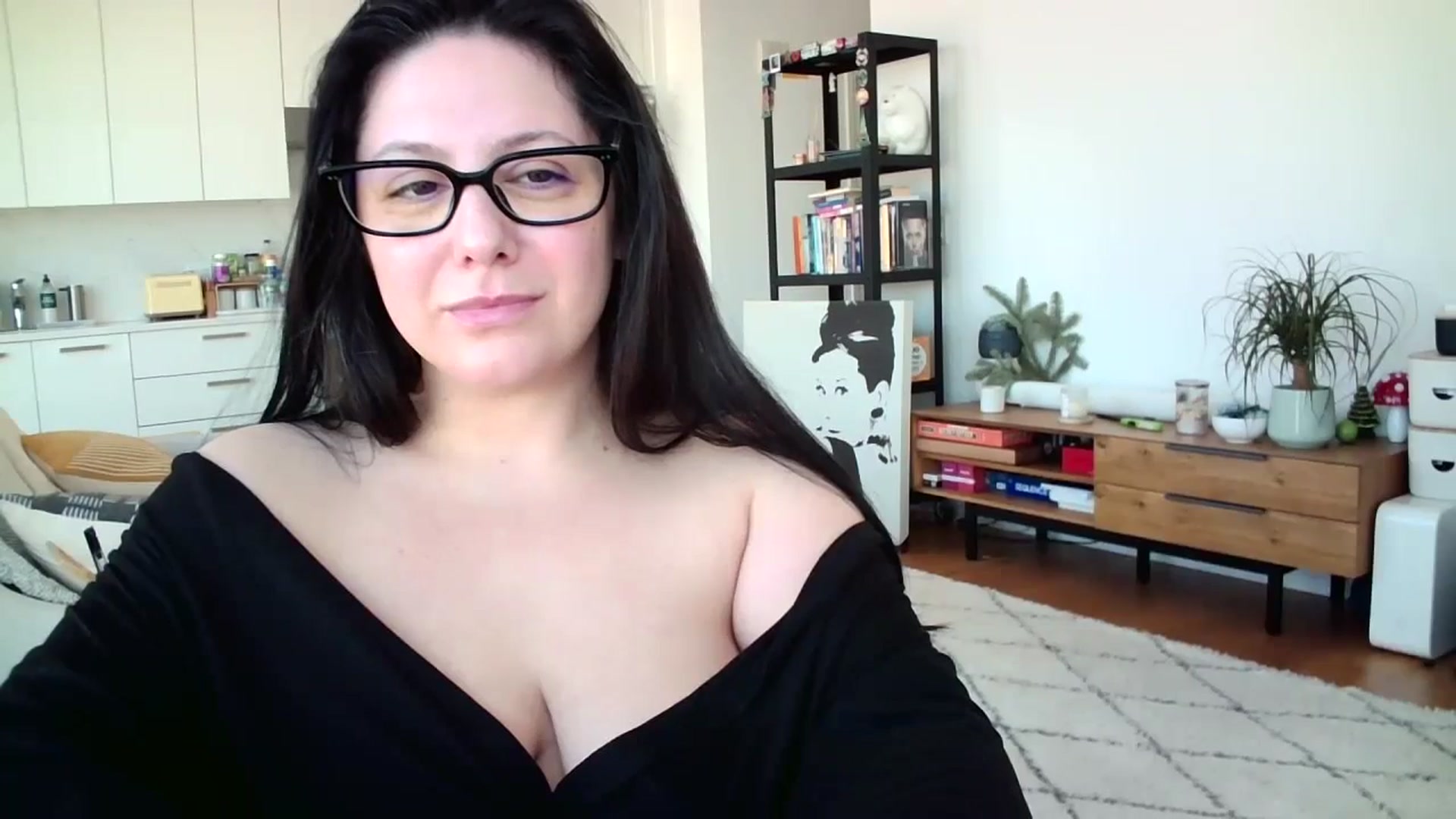 Gallery image thumbnail from SILKYWOMAN's myfreecams stream on, 01/17/2025, 16:38 image 6 of 20