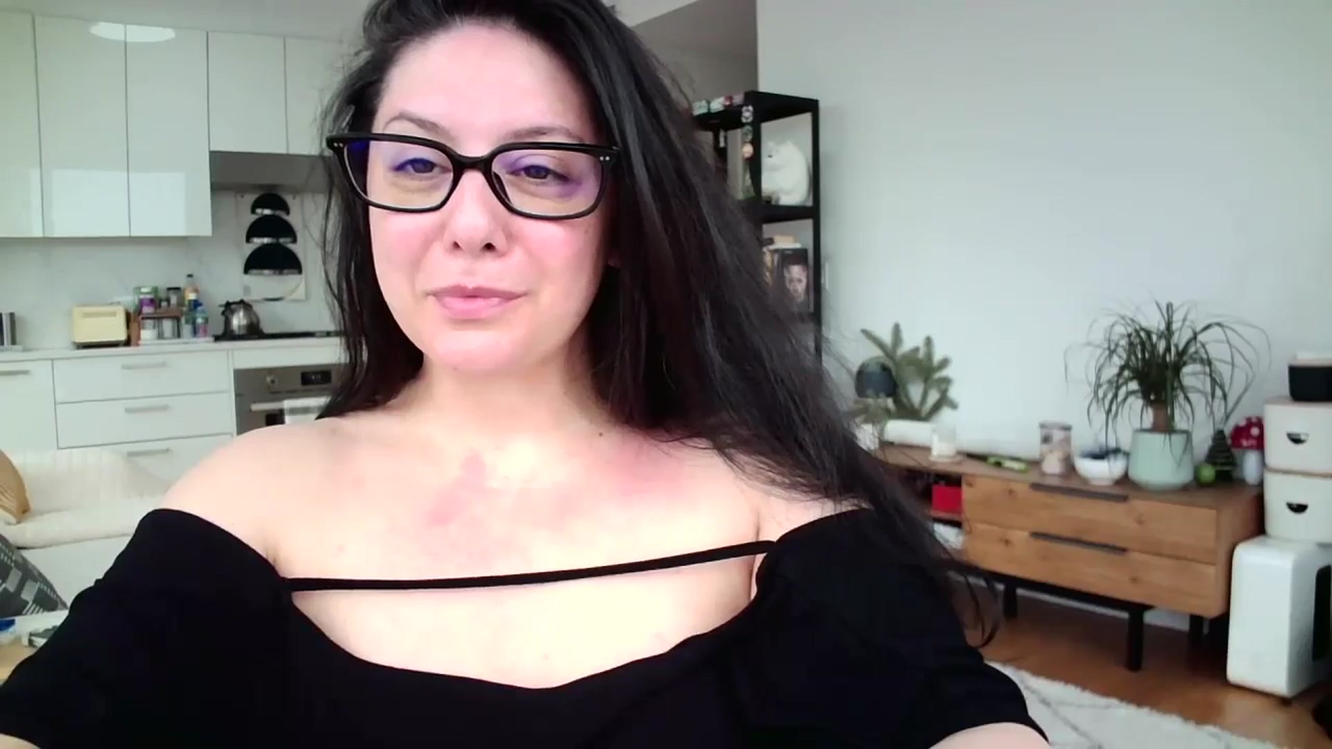 Gallery image thumbnail from SILKYWOMAN's myfreecams stream on, 01/18/2025, 15:35 image 6 of 20