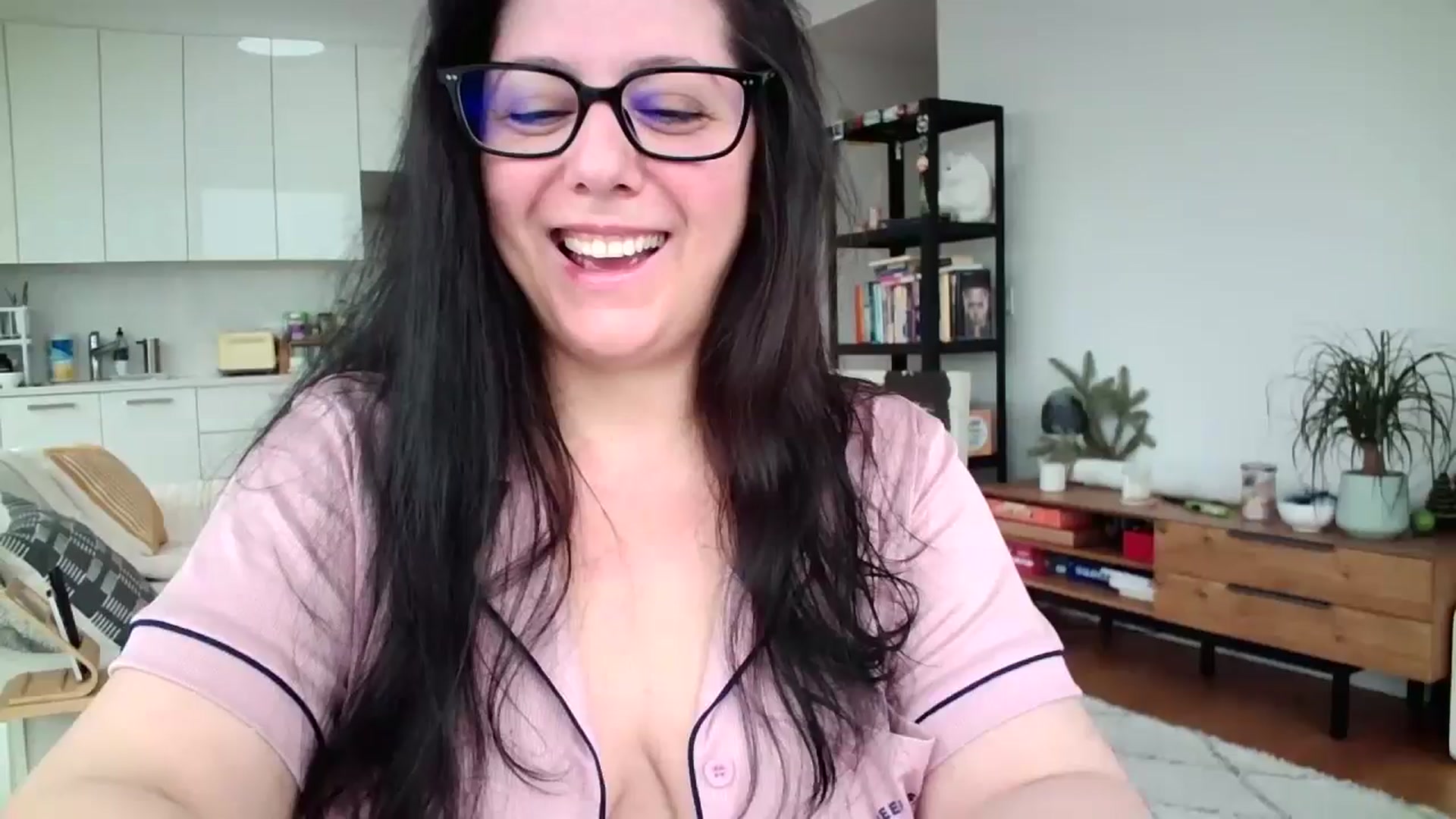 Gallery image thumbnail from SILKYWOMAN's myfreecams stream on, 01/18/2025, 15:35 image 1 of 20