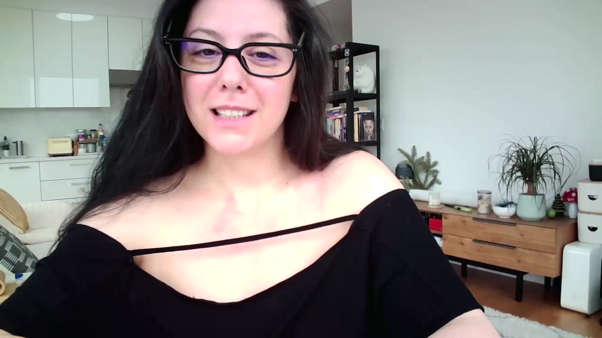 Gallery image thumbnail from SILKYWOMAN's myfreecams stream on, 01/18/2025, 15:35 image 5 of 20