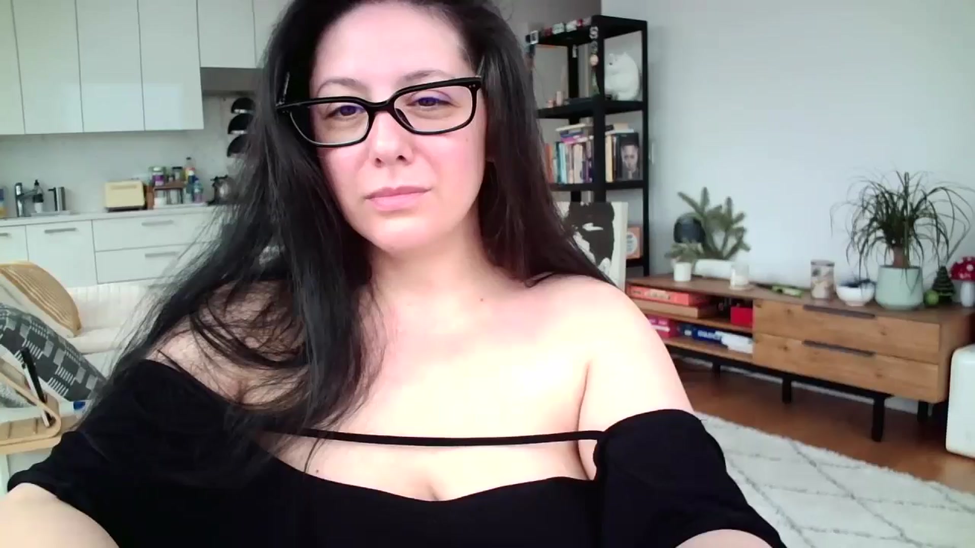 Gallery image thumbnail from SILKYWOMAN's myfreecams stream on, 01/18/2025, 15:35 image 17 of 20