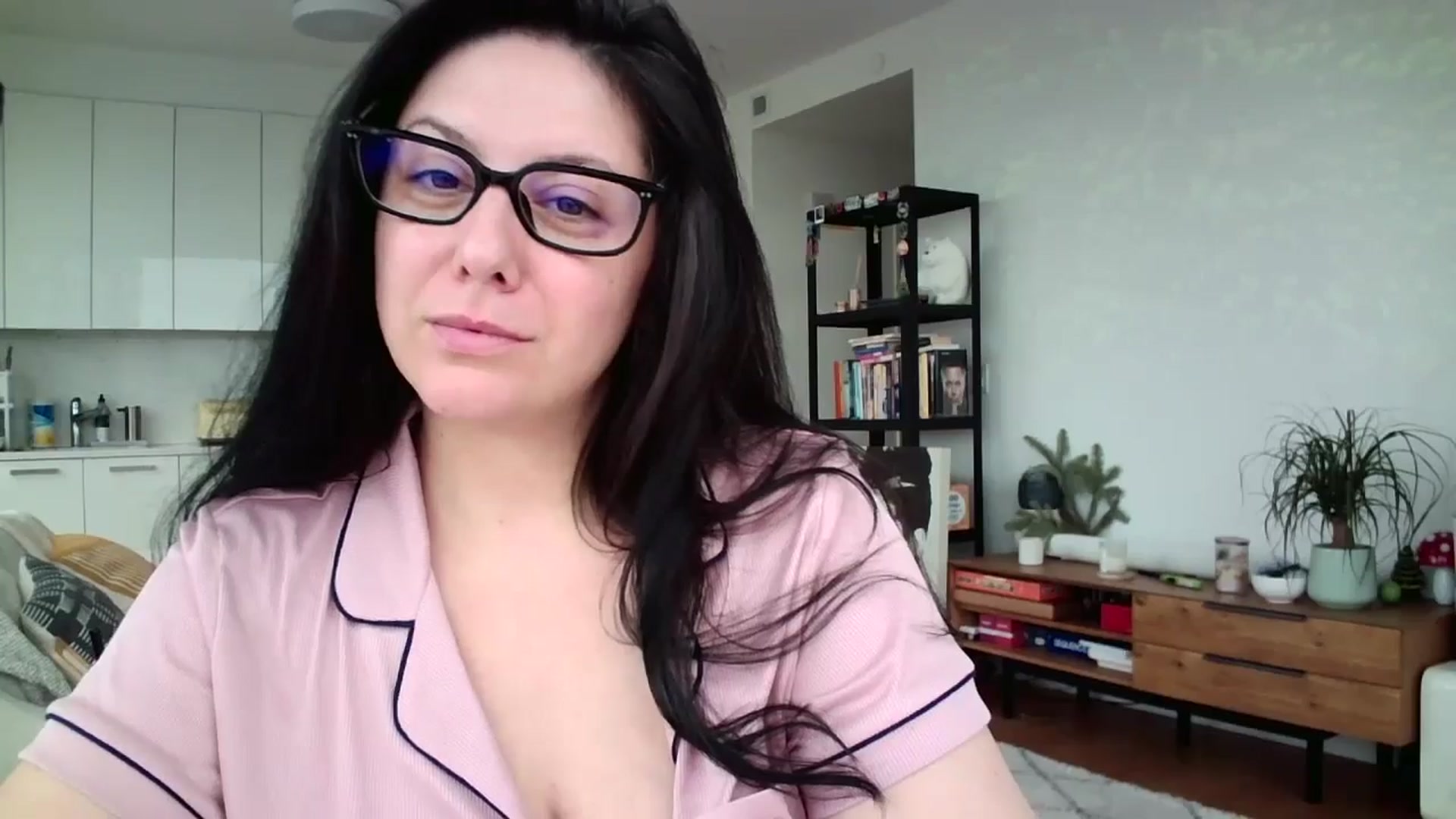 Gallery image thumbnail from SILKYWOMAN's myfreecams stream on, 01/18/2025, 17:39 image 7 of 20