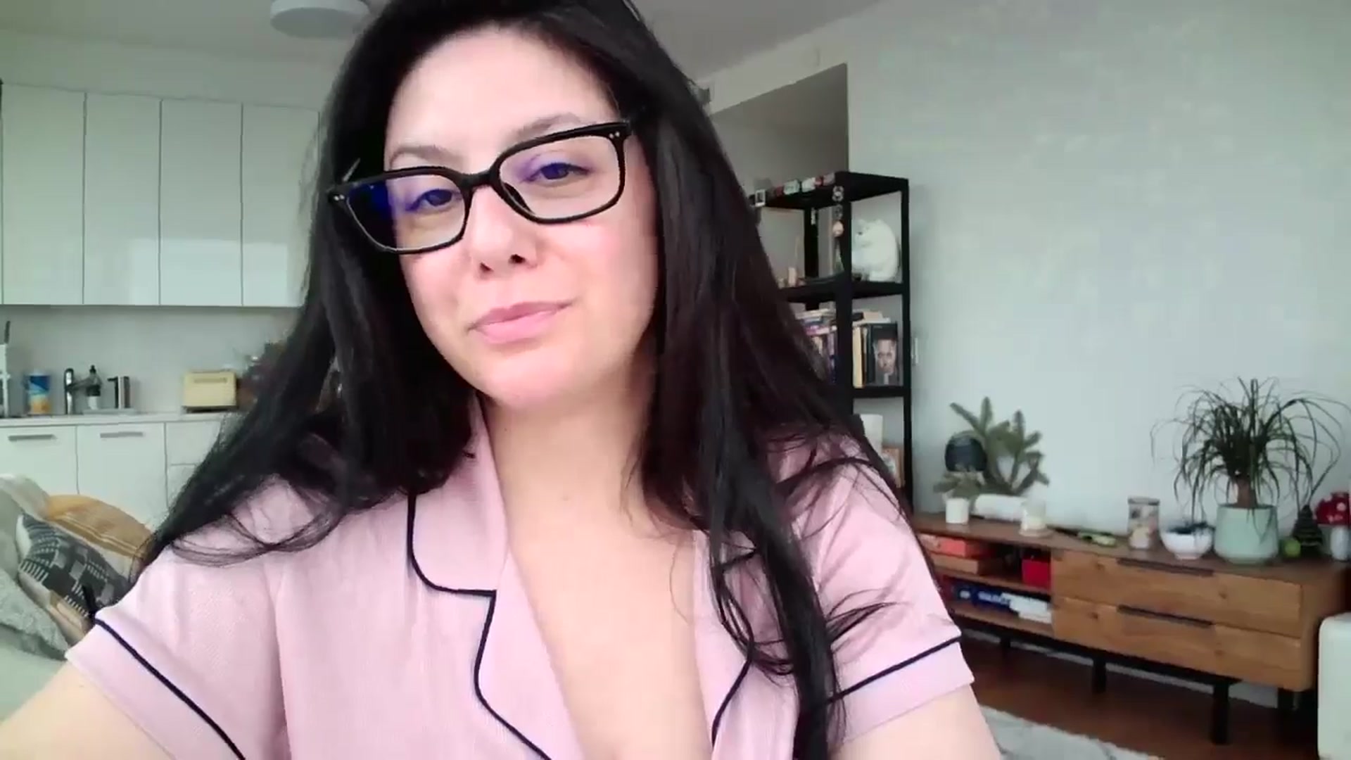 Gallery image thumbnail from SILKYWOMAN's myfreecams stream on, 01/18/2025, 17:39 image 8 of 20