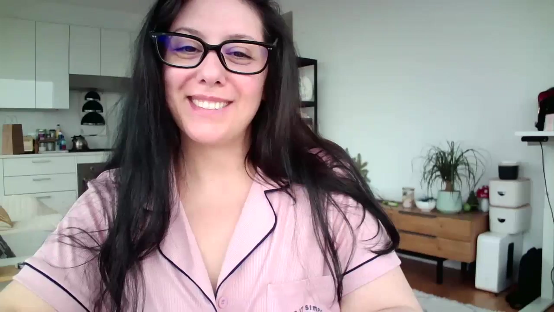 Gallery image thumbnail from SILKYWOMAN's myfreecams stream on, 01/18/2025, 18:19 image 16 of 20