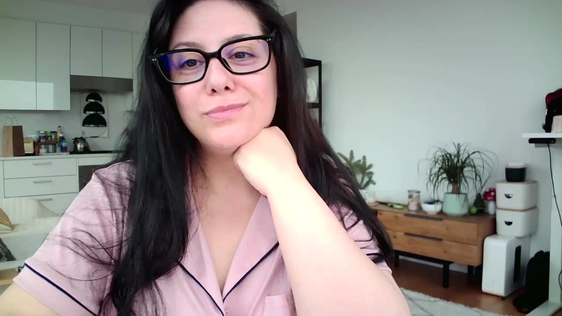 Gallery image thumbnail from SILKYWOMAN's myfreecams stream on, 01/18/2025, 18:19 image 17 of 20