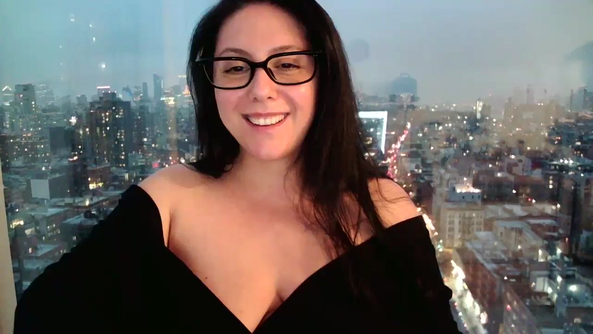 Gallery image thumbnail from SILKYWOMAN's myfreecams stream on, 01/18/2025, 22:16 image 18 of 20