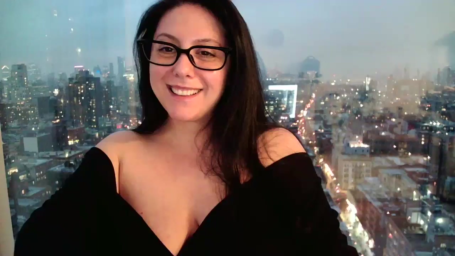 Gallery image thumbnail from SILKYWOMAN's myfreecams stream on, 01/18/2025, 22:16 image 19 of 20
