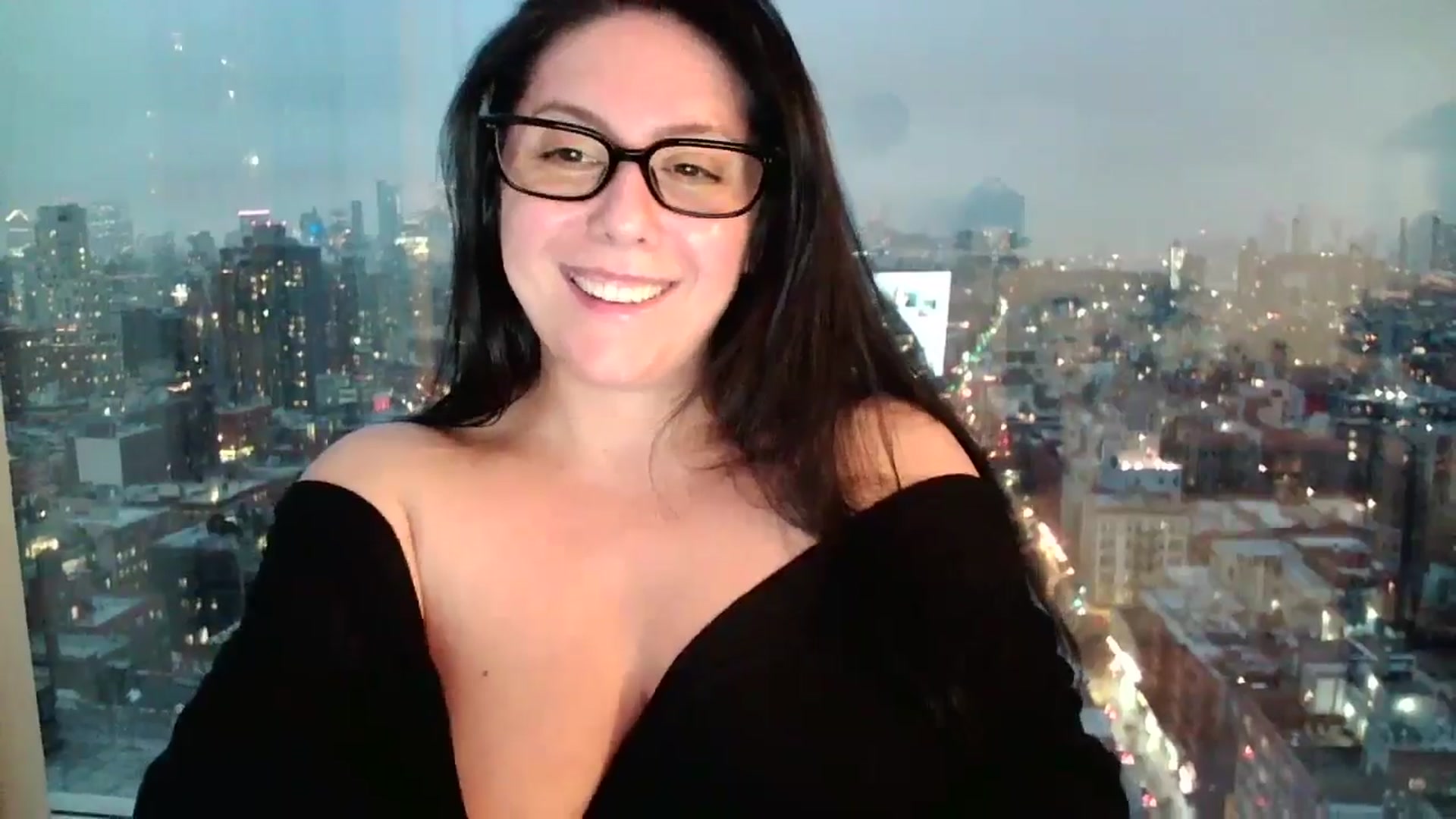 Gallery image thumbnail from SILKYWOMAN's myfreecams stream on, 01/18/2025, 22:16 image 17 of 20