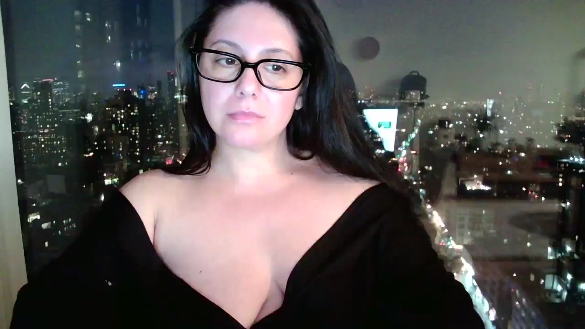 Gallery image thumbnail from SILKYWOMAN's myfreecams stream on, 01/18/2025, 23:05 image 6 of 20