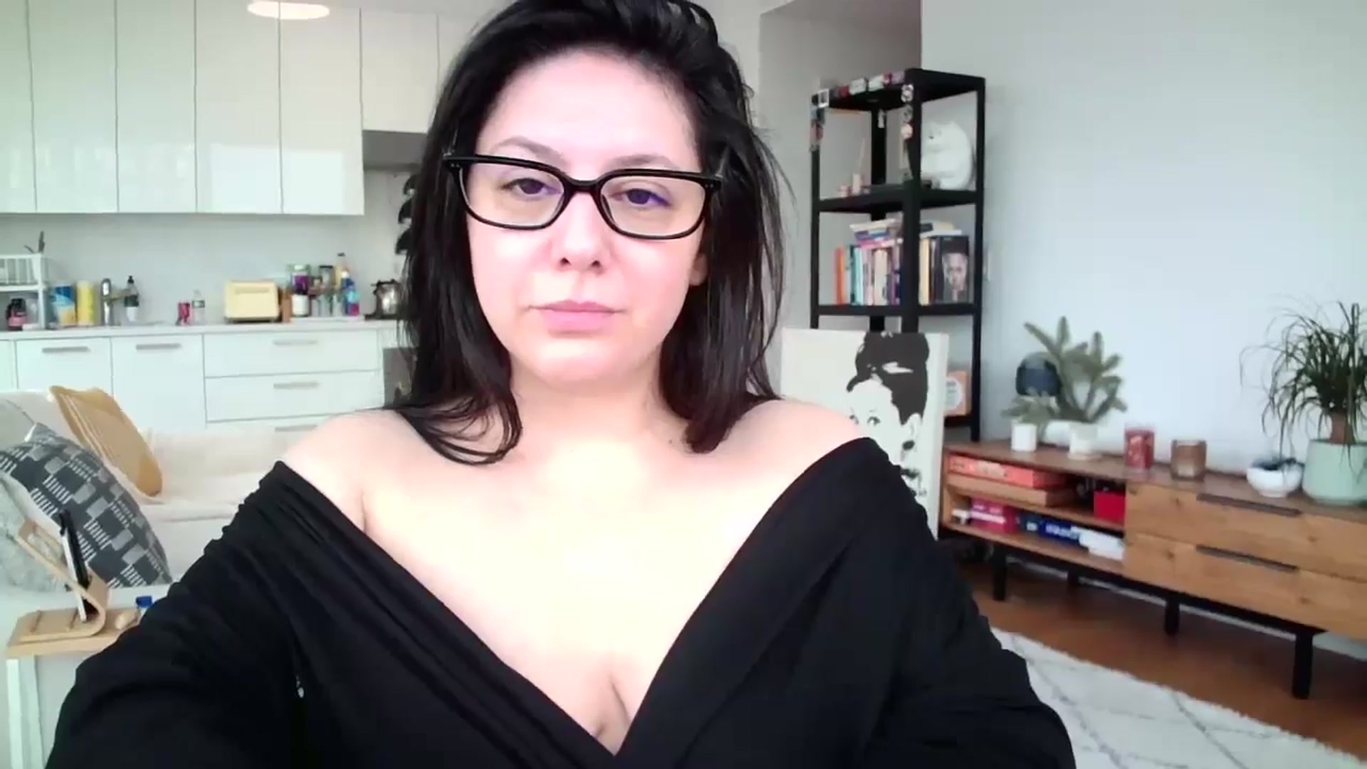 Gallery image thumbnail from SILKYWOMAN's myfreecams stream on, 01/19/2025, 14:41 image 4 of 20