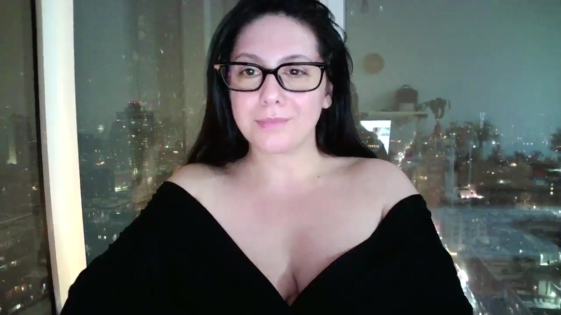 Gallery image thumbnail from SILKYWOMAN's myfreecams stream on, 01/20/2025, 02:15 image 16 of 20