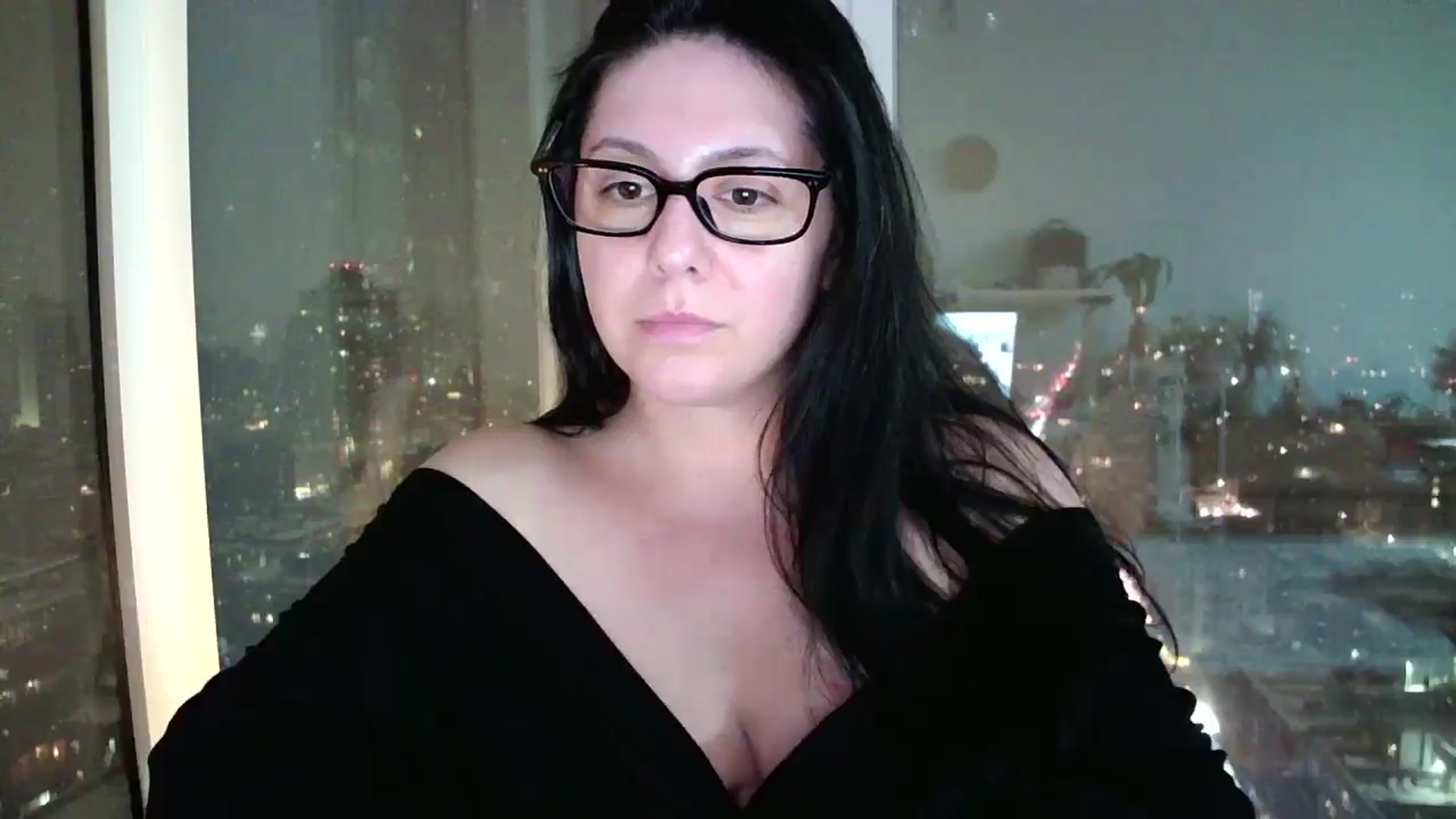 Gallery image thumbnail from SILKYWOMAN's myfreecams stream on, 01/20/2025, 02:15 image 17 of 20
