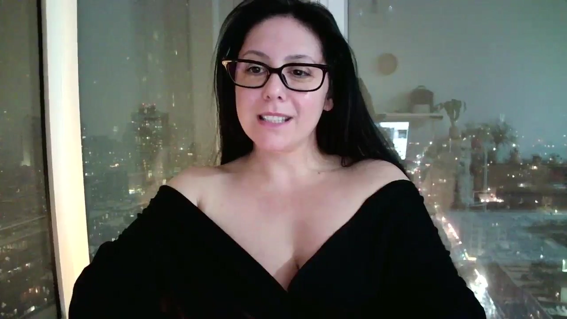 Gallery image thumbnail from SILKYWOMAN's myfreecams stream on, 01/20/2025, 02:15 image 9 of 20