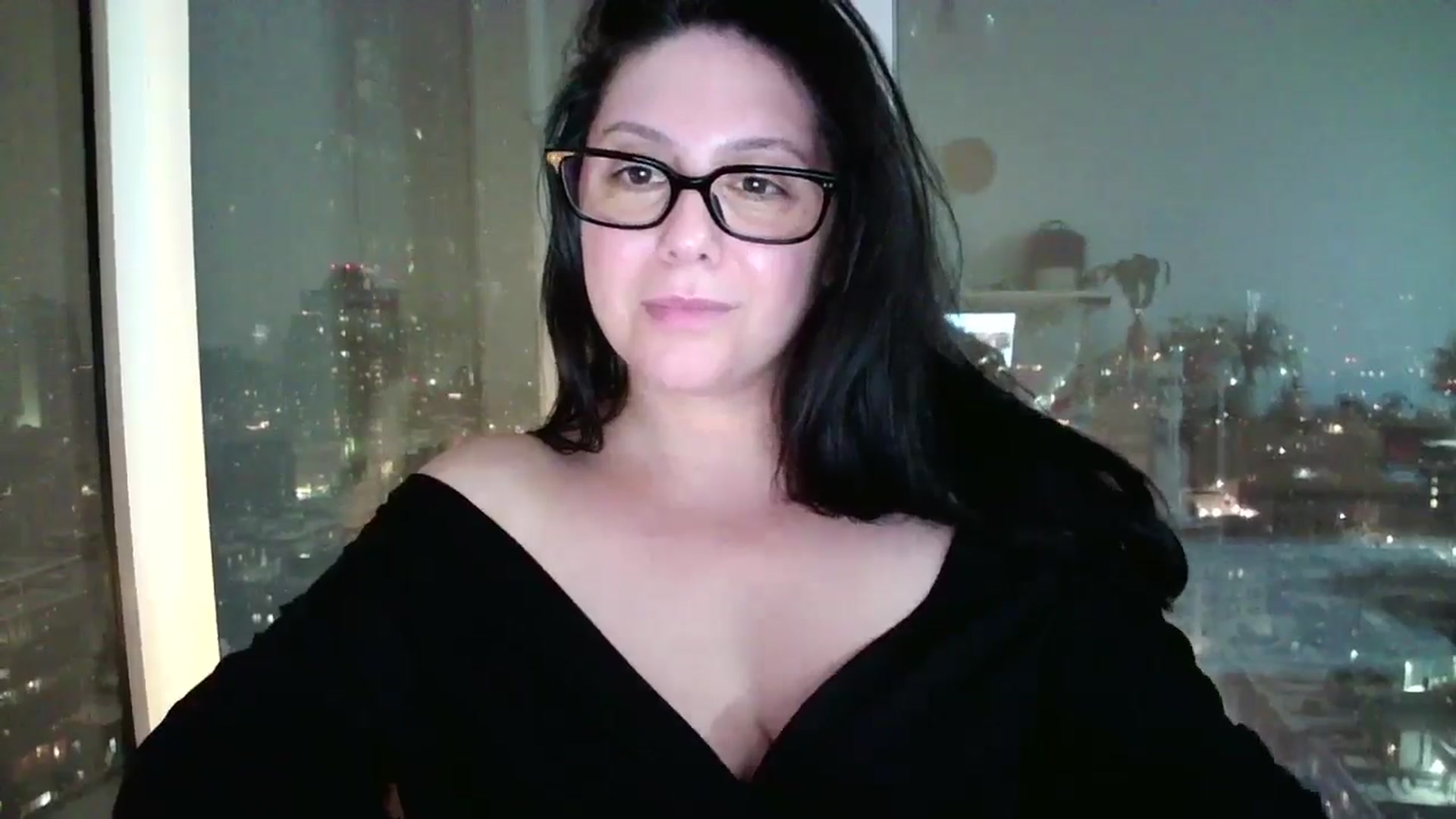 Gallery image thumbnail from SILKYWOMAN's myfreecams stream on, 01/20/2025, 02:15 image 18 of 20
