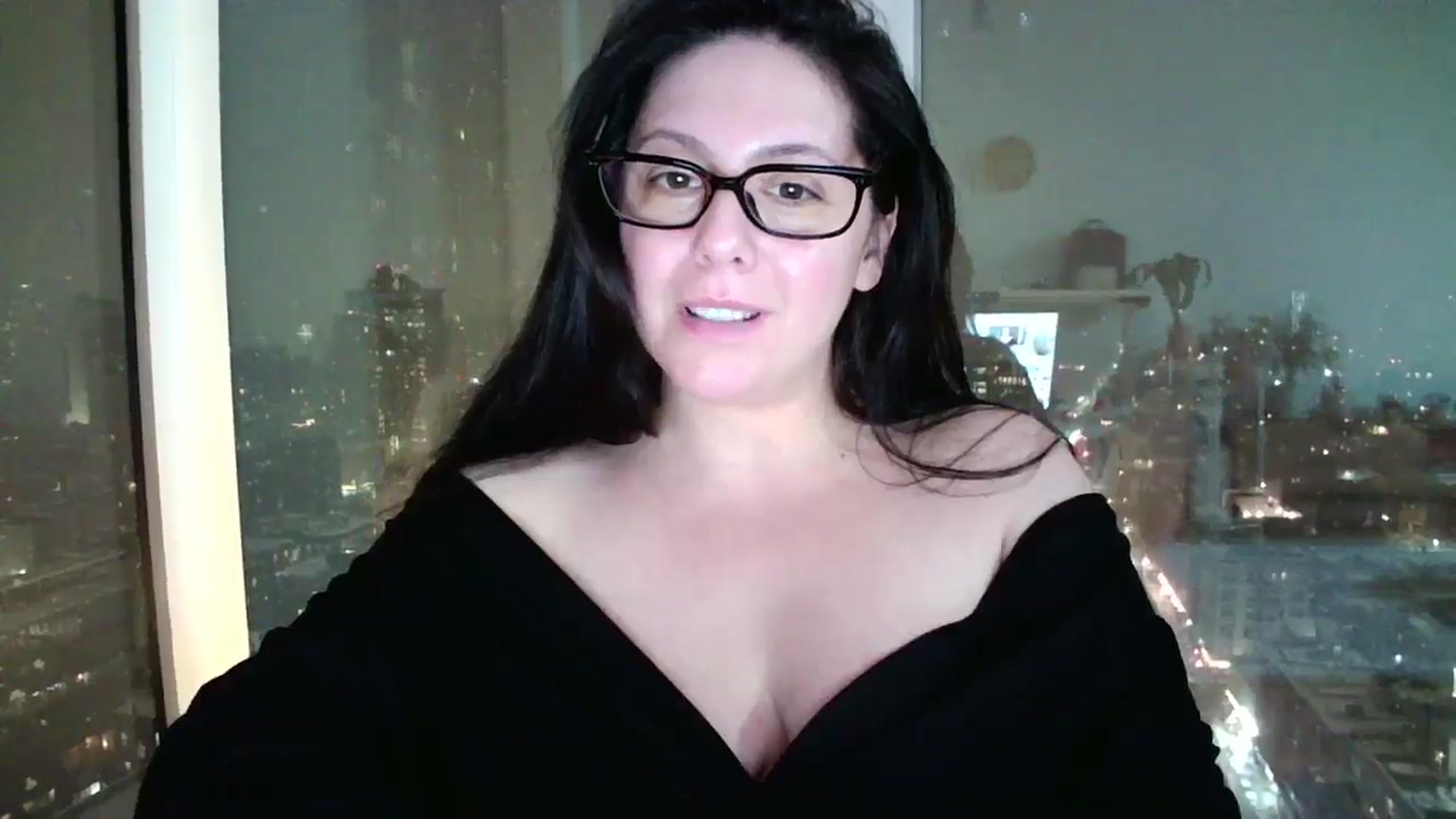 Gallery image thumbnail from SILKYWOMAN's myfreecams stream on, 01/20/2025, 02:15 image 13 of 20