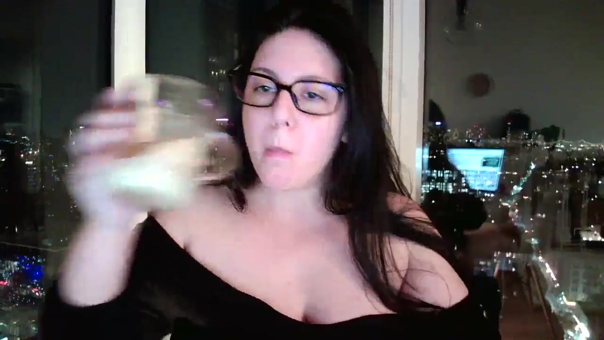 Gallery image thumbnail from SILKYWOMAN's myfreecams stream on, 01/20/2025, 23:10 image 17 of 20
