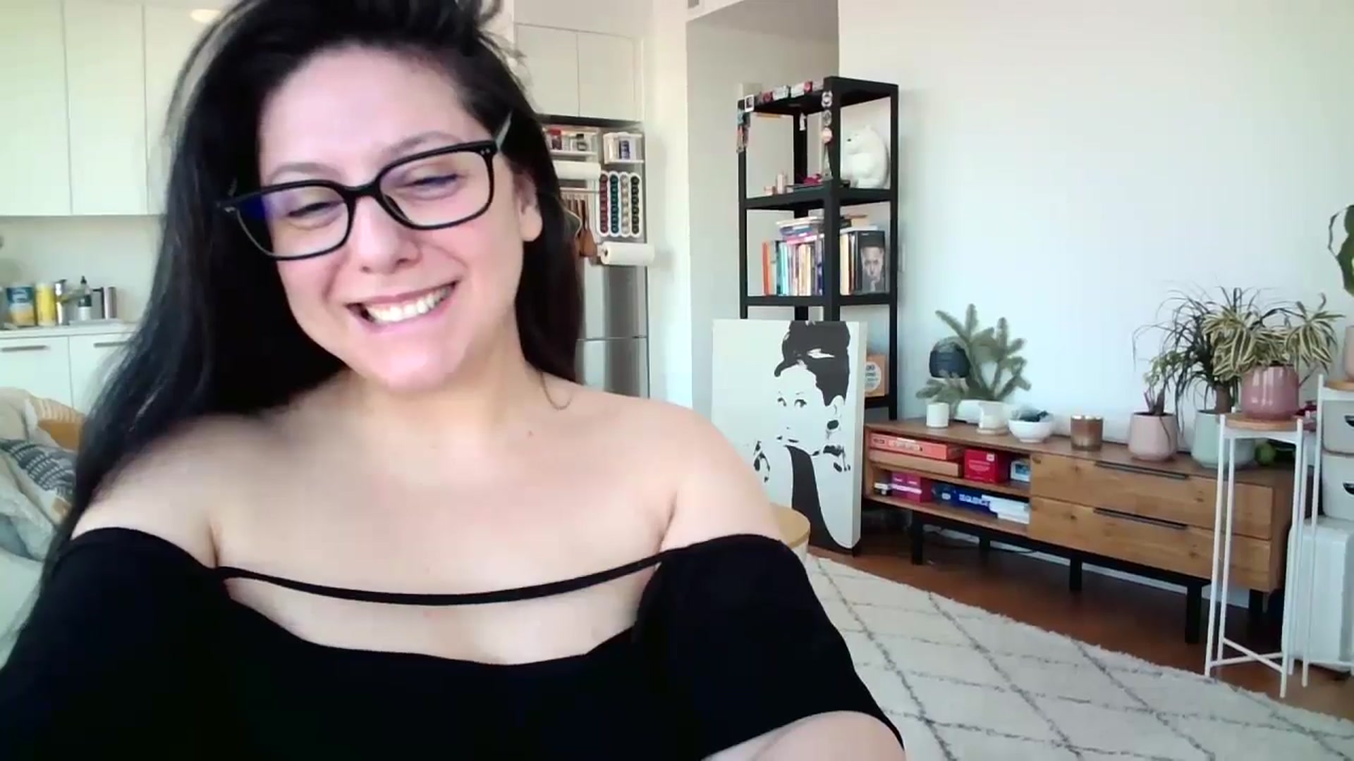 Gallery image thumbnail from SILKYWOMAN's myfreecams stream on, 01/22/2025, 15:11 image 6 of 20