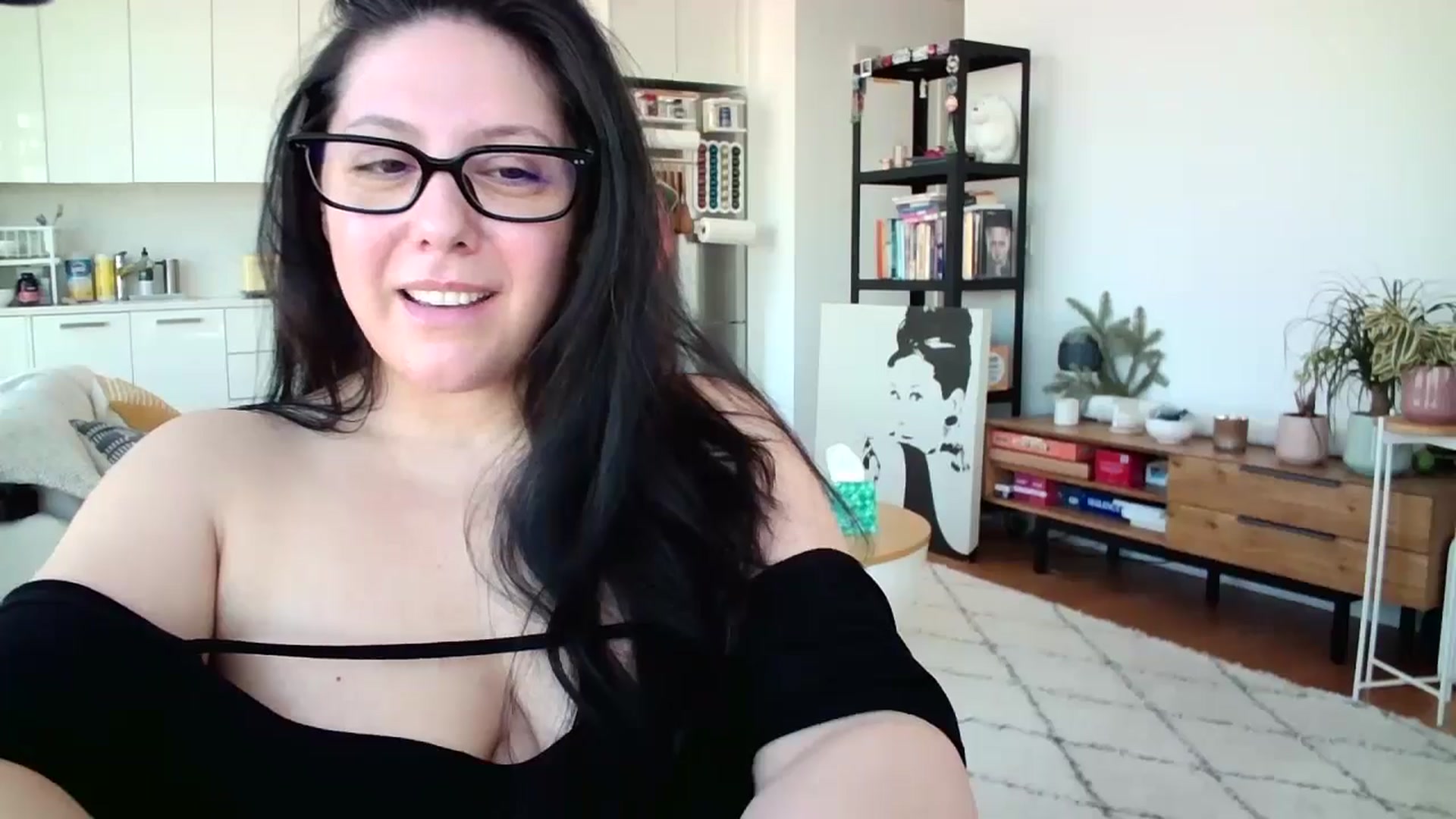Gallery image thumbnail from SILKYWOMAN's myfreecams stream on, 01/22/2025, 15:45 image 13 of 20