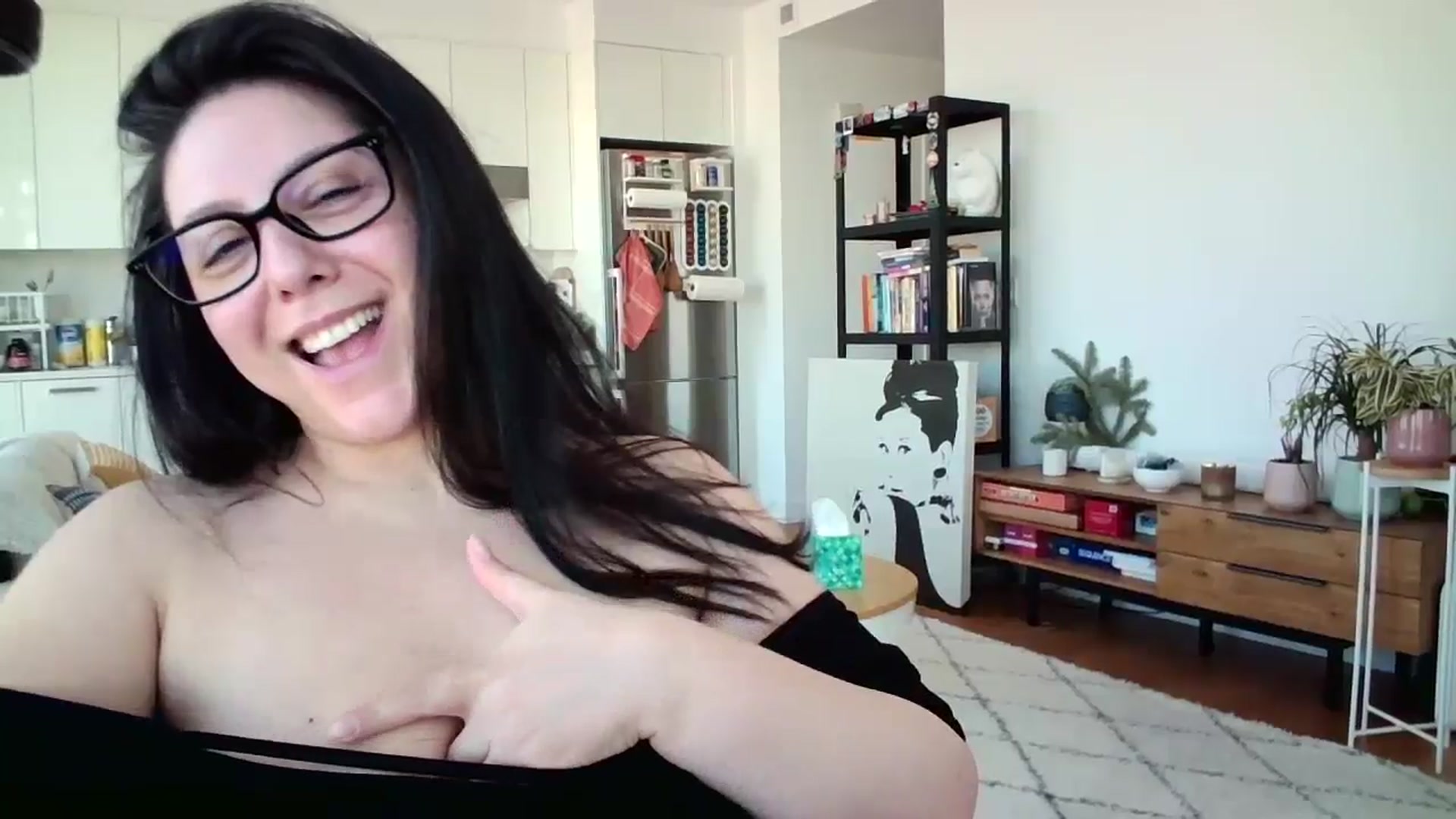 Gallery image thumbnail from SILKYWOMAN's myfreecams stream on, 01/22/2025, 15:45 image 4 of 20