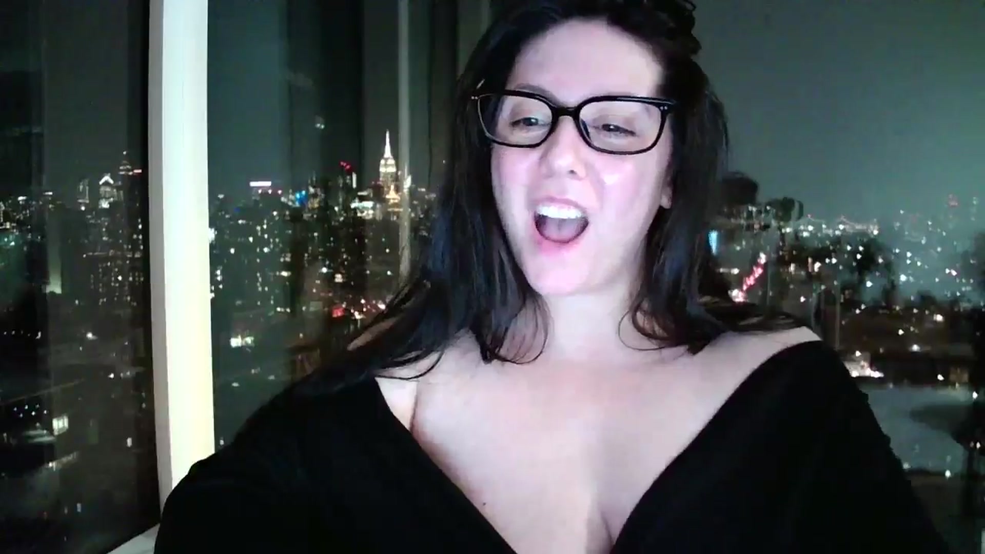 Gallery image thumbnail from SILKYWOMAN's myfreecams stream on, 01/23/2025, 23:28 image 17 of 20
