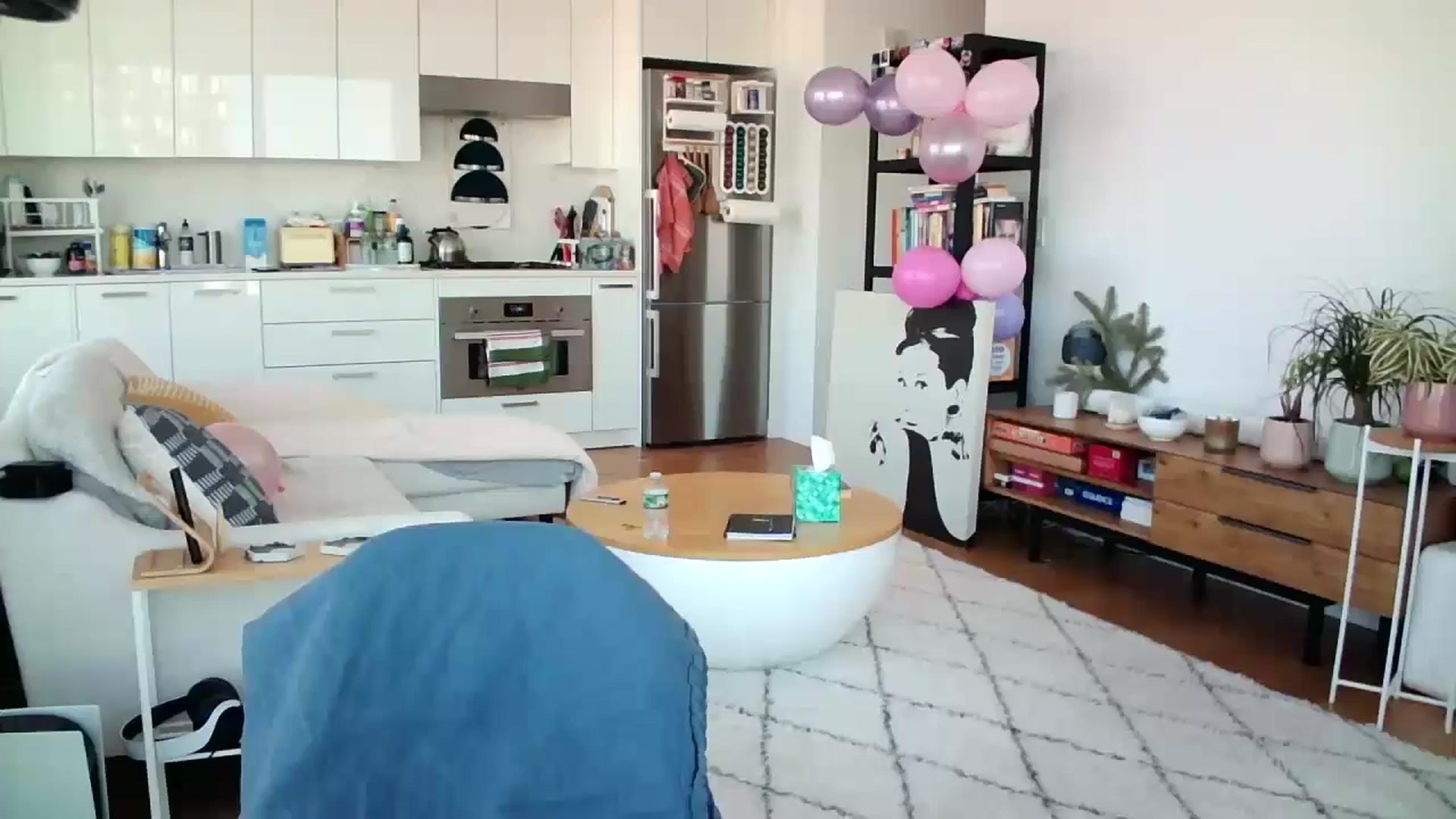 Gallery image thumbnail from SILKYWOMAN's myfreecams stream on, 01/24/2025, 15:37 image 18 of 20