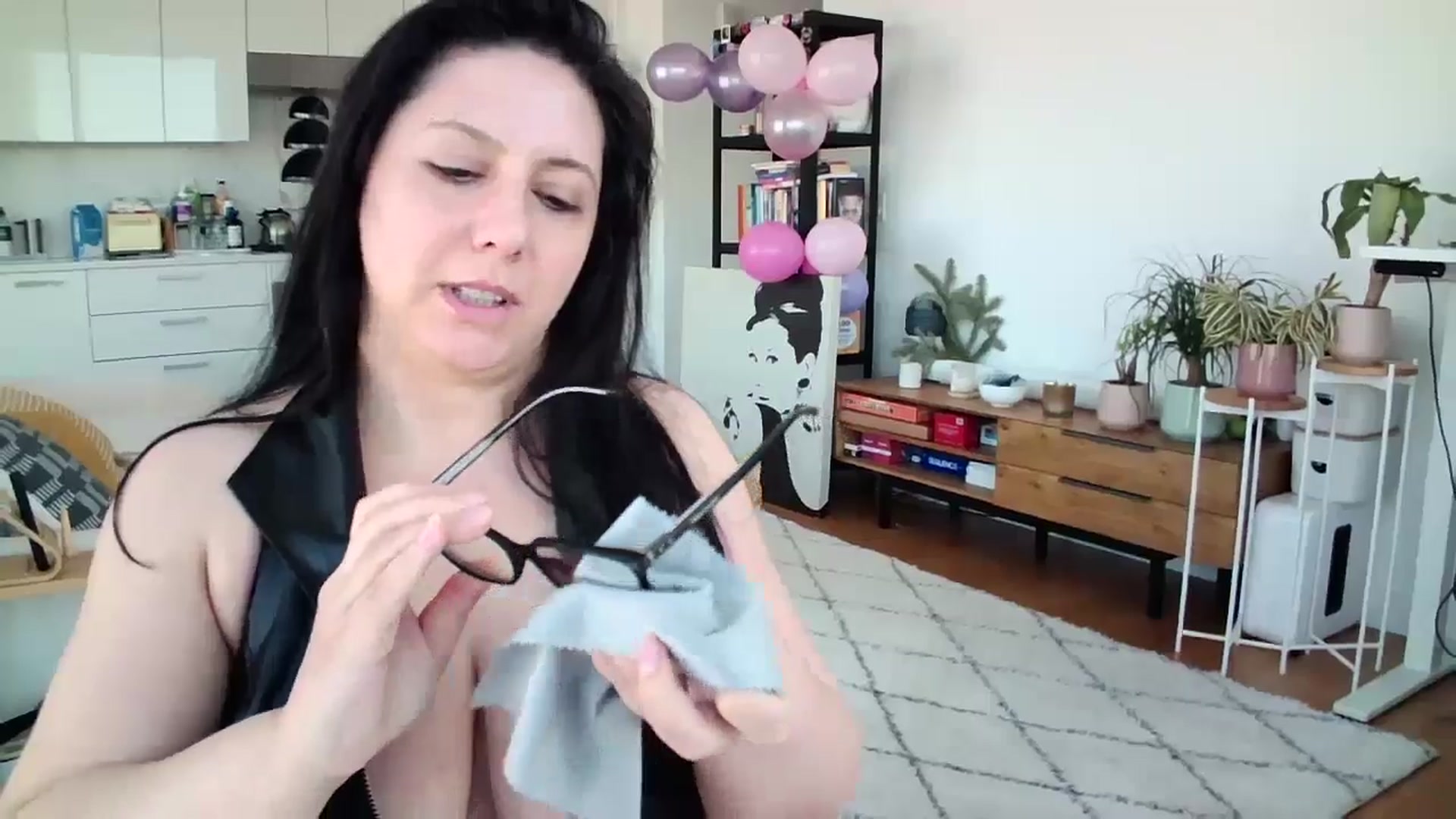 Gallery image thumbnail from SILKYWOMAN's myfreecams stream on, 01/24/2025, 19:06 image 12 of 20