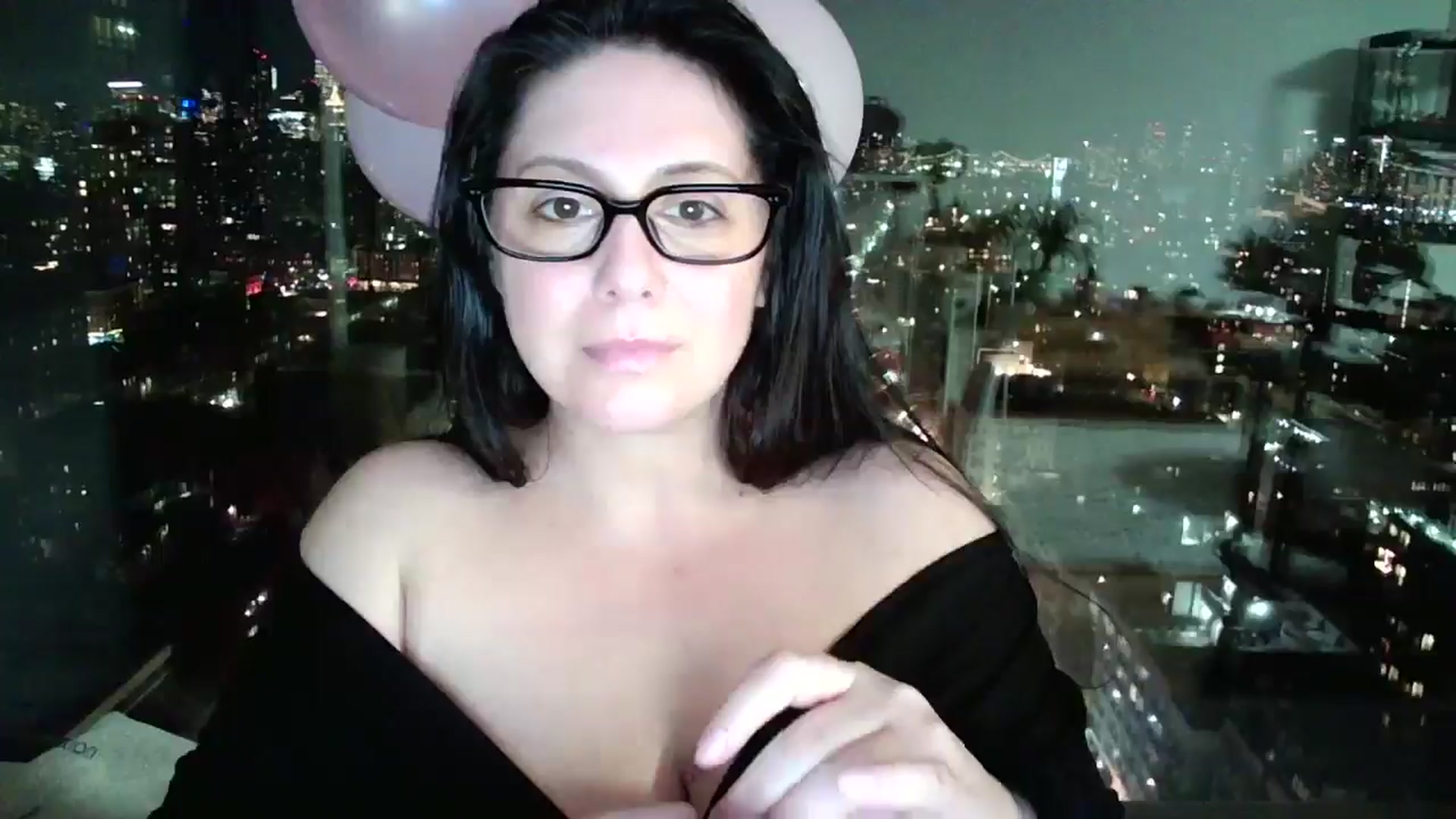 Gallery image thumbnail from SILKYWOMAN's myfreecams stream on, 01/25/2025, 24:36 image 10 of 20