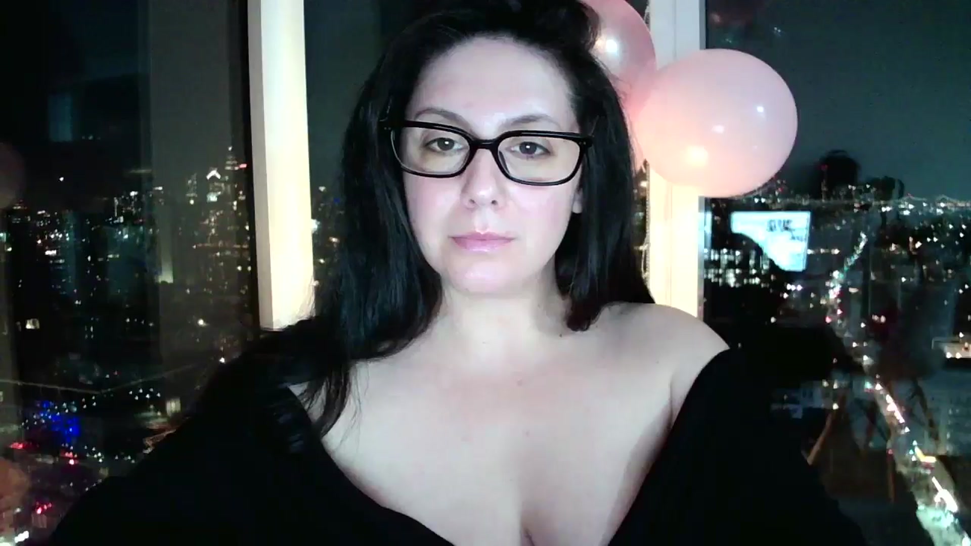 Gallery image thumbnail from SILKYWOMAN's myfreecams stream on, 01/25/2025, 04:01 image 13 of 20